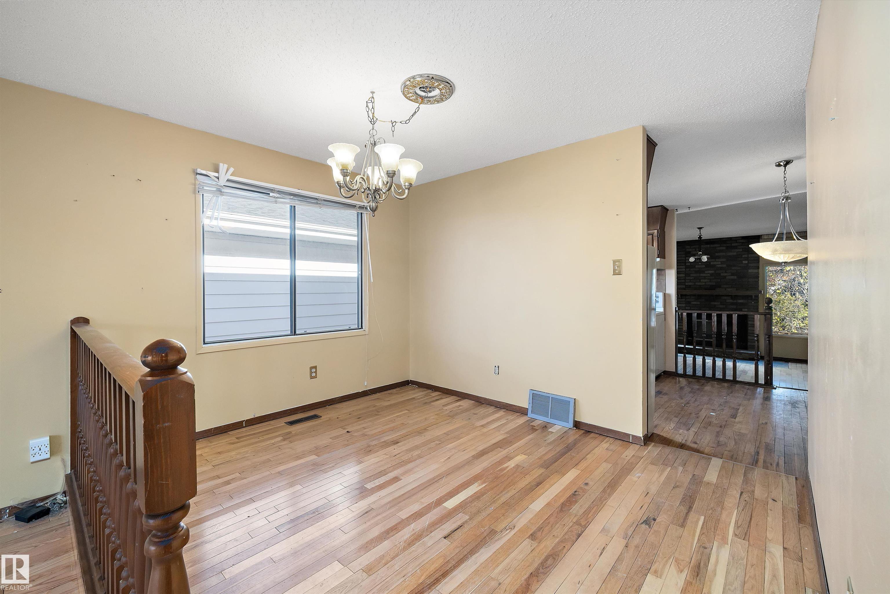 Photo 7 at 2031 104a Street NW, Keheewin, Edmonton