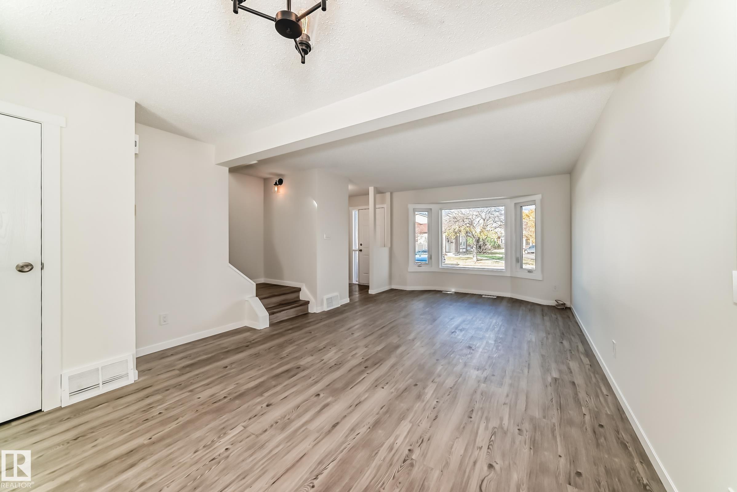 Photo 11 at 2017 108 Street NW, Keheewin, Edmonton