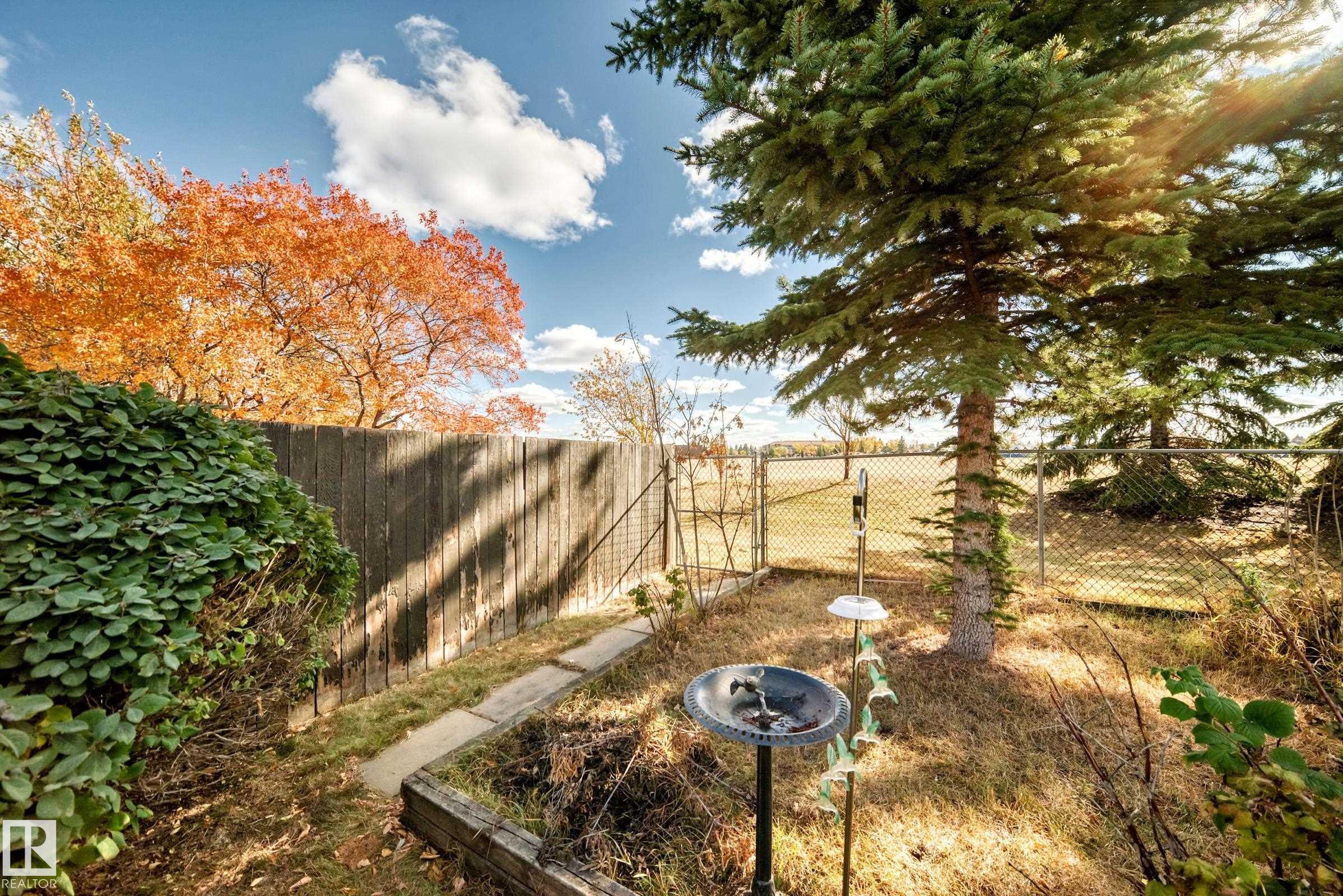 Photo 34 at 2017 108 Street NW, Keheewin, Edmonton