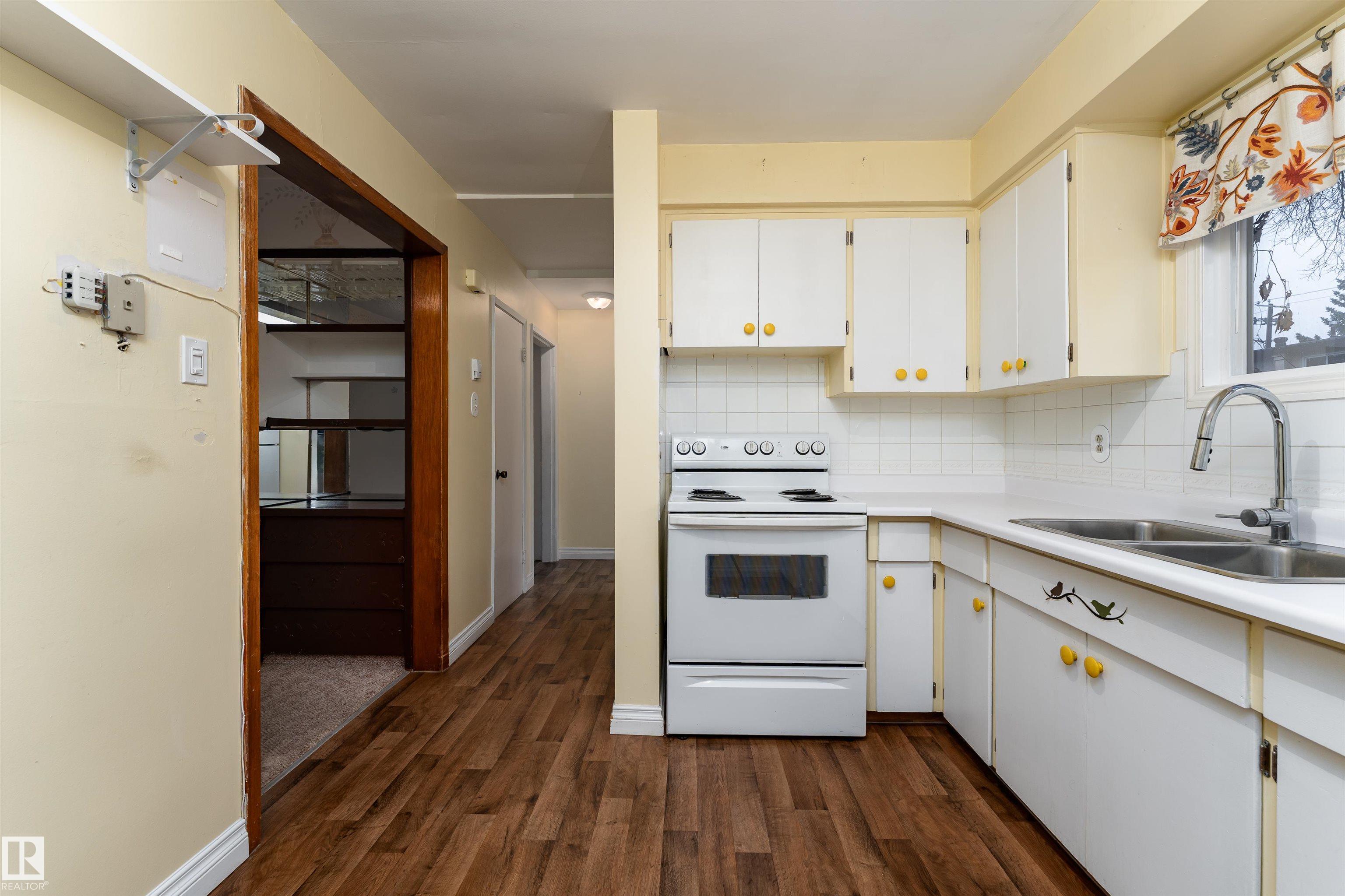 Photo 11 at 5105 106a Street NW, Pleasantview, Edmonton