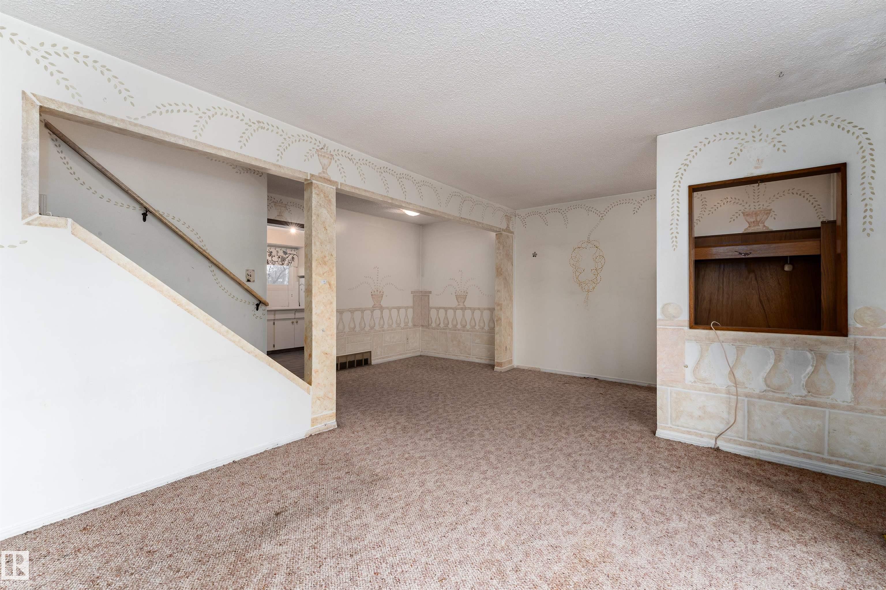 Photo 4 at 5105 106a Street NW, Pleasantview, Edmonton