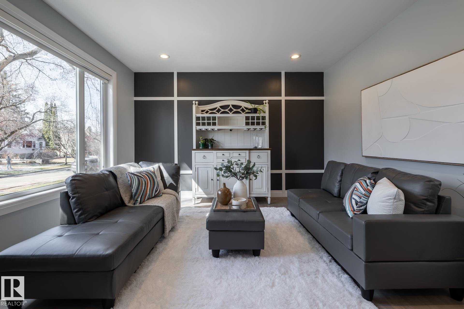 Photo 4 at 10936 71 Avenue NW, Parkallen, Edmonton