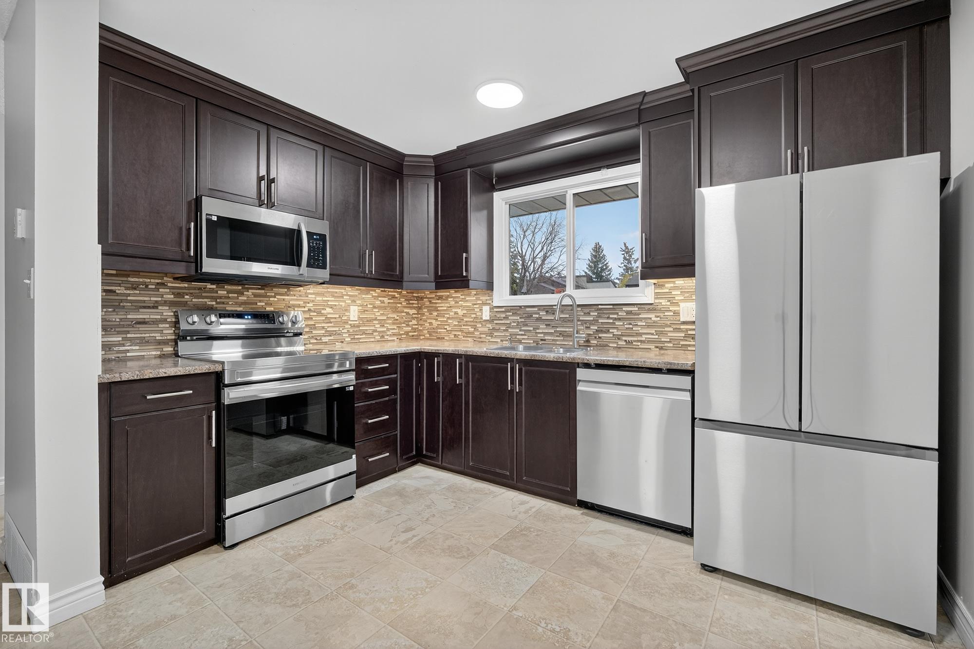 Photo 17 at 7271 180 Street NW, Lymburn, Edmonton