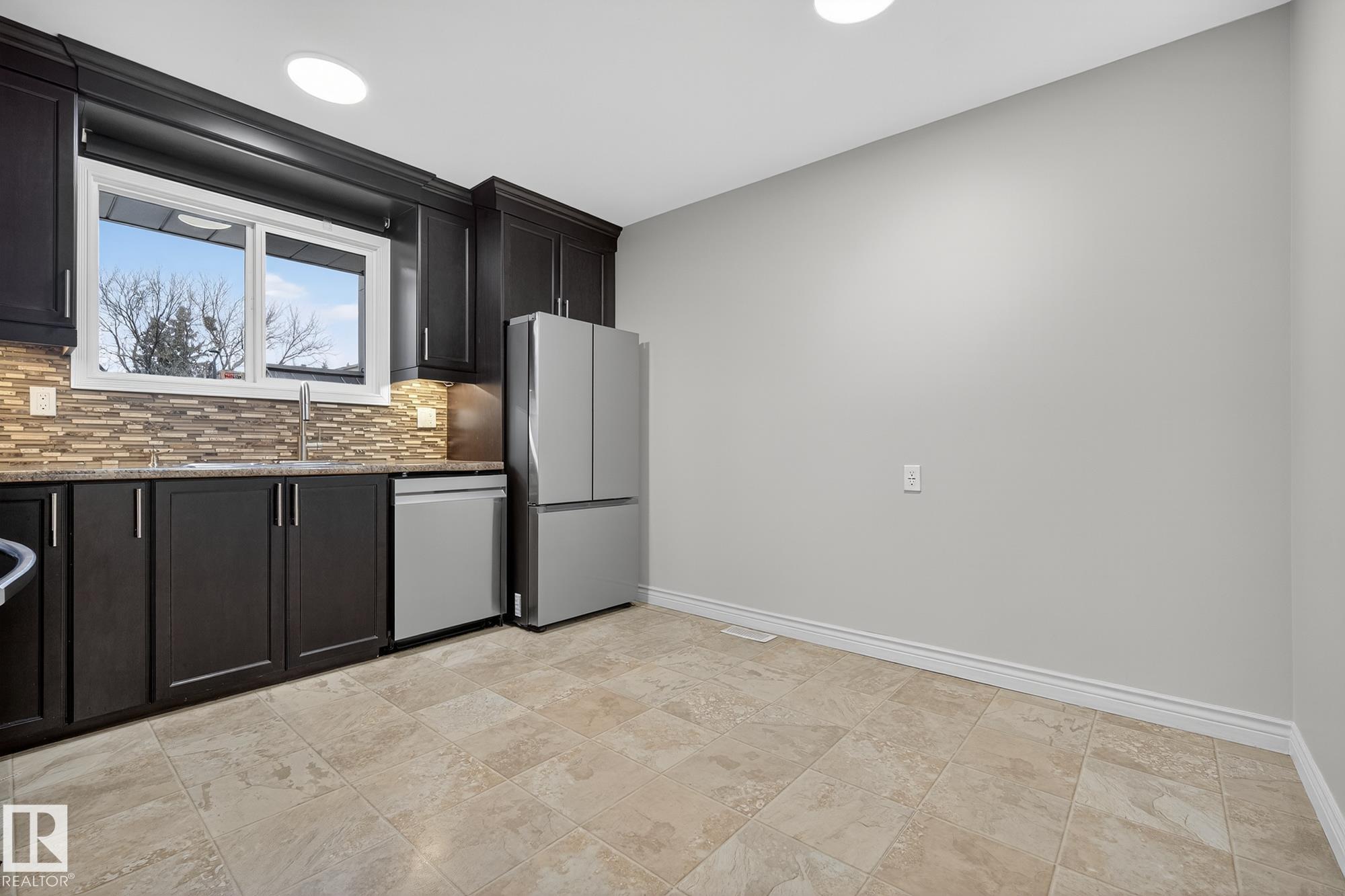 Photo 19 at 7271 180 Street NW, Lymburn, Edmonton