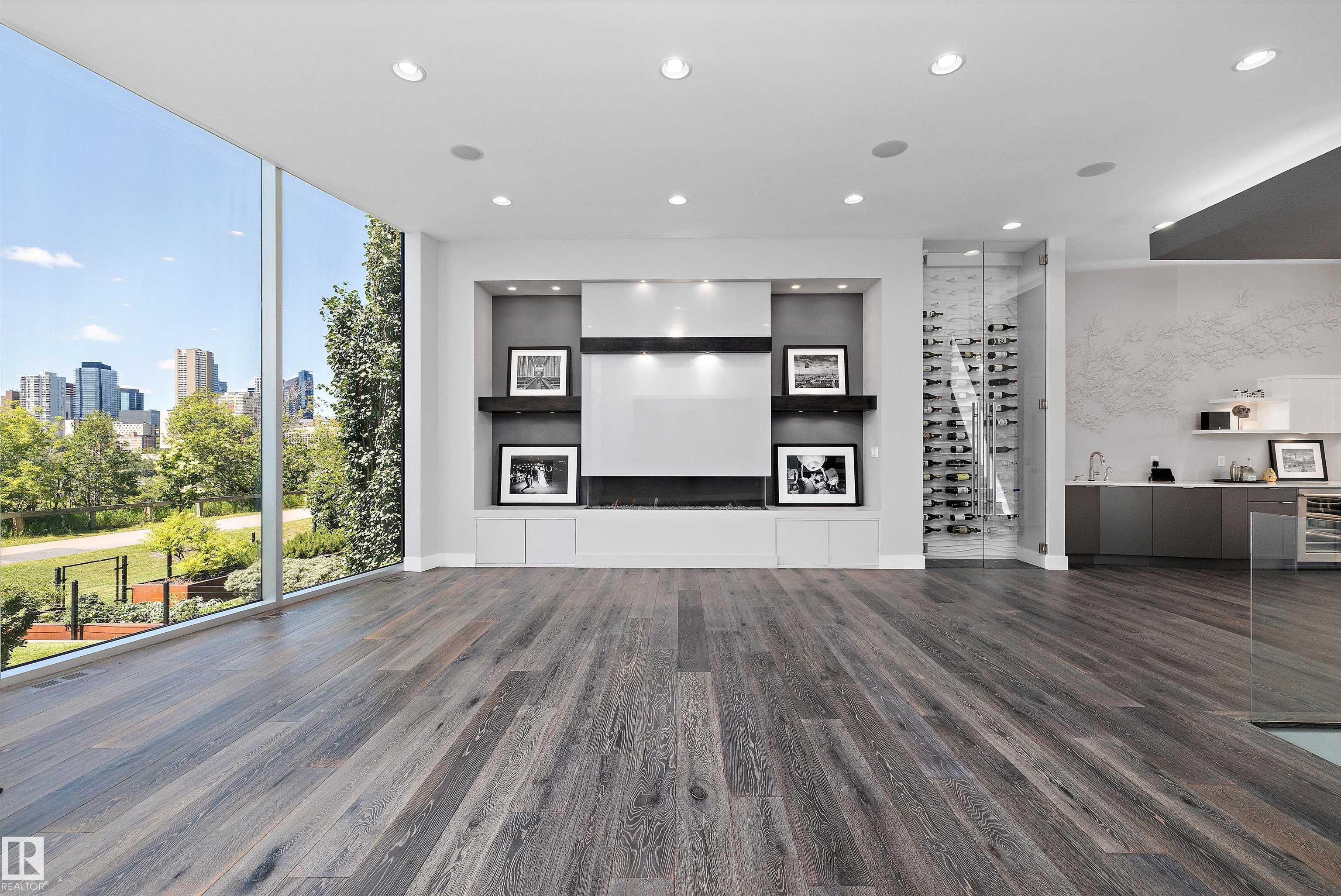 Photo 4 at 9509 99b Street NW, Strathcona, Edmonton