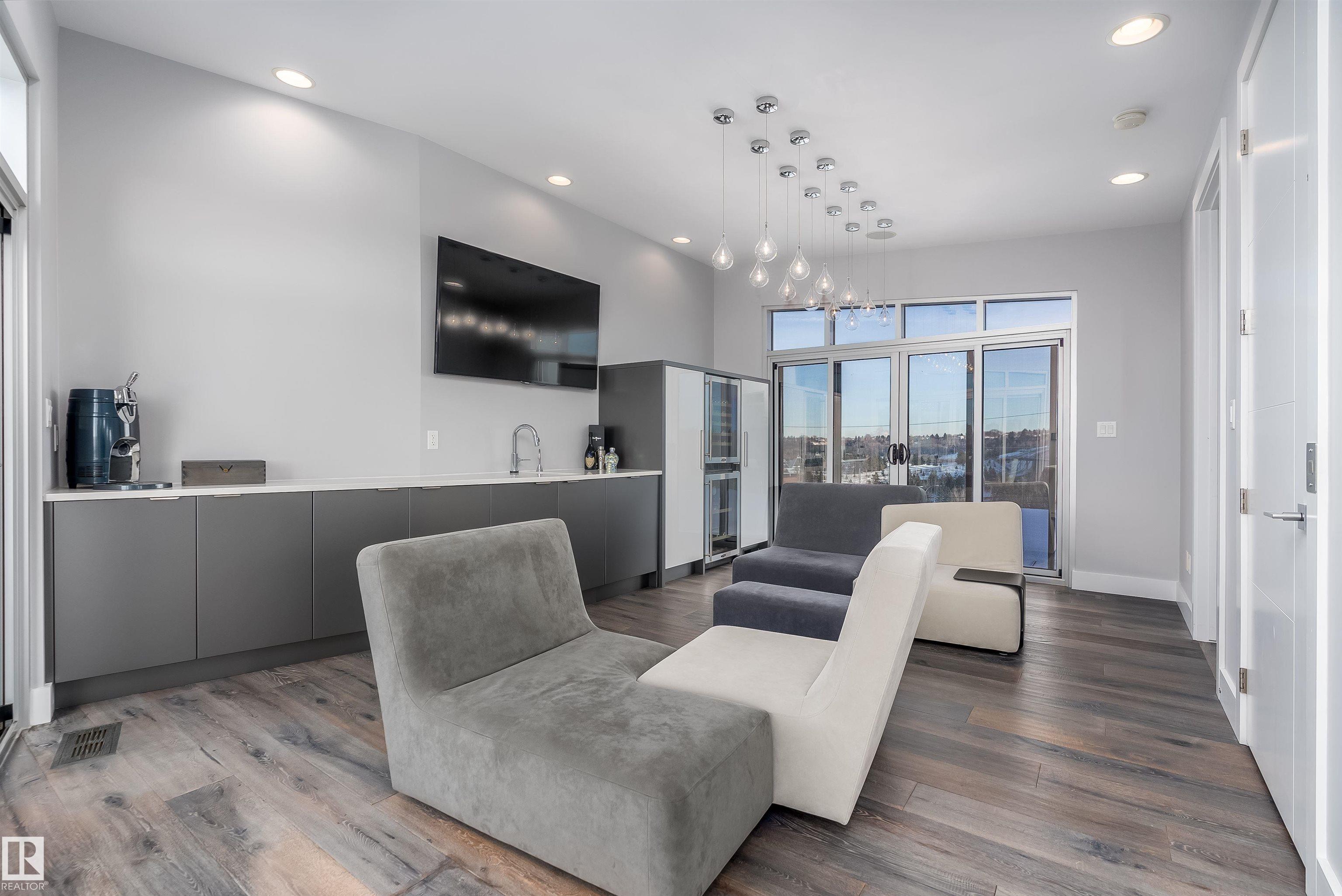 Photo 34 at 9509 99b Street NW, Strathcona, Edmonton