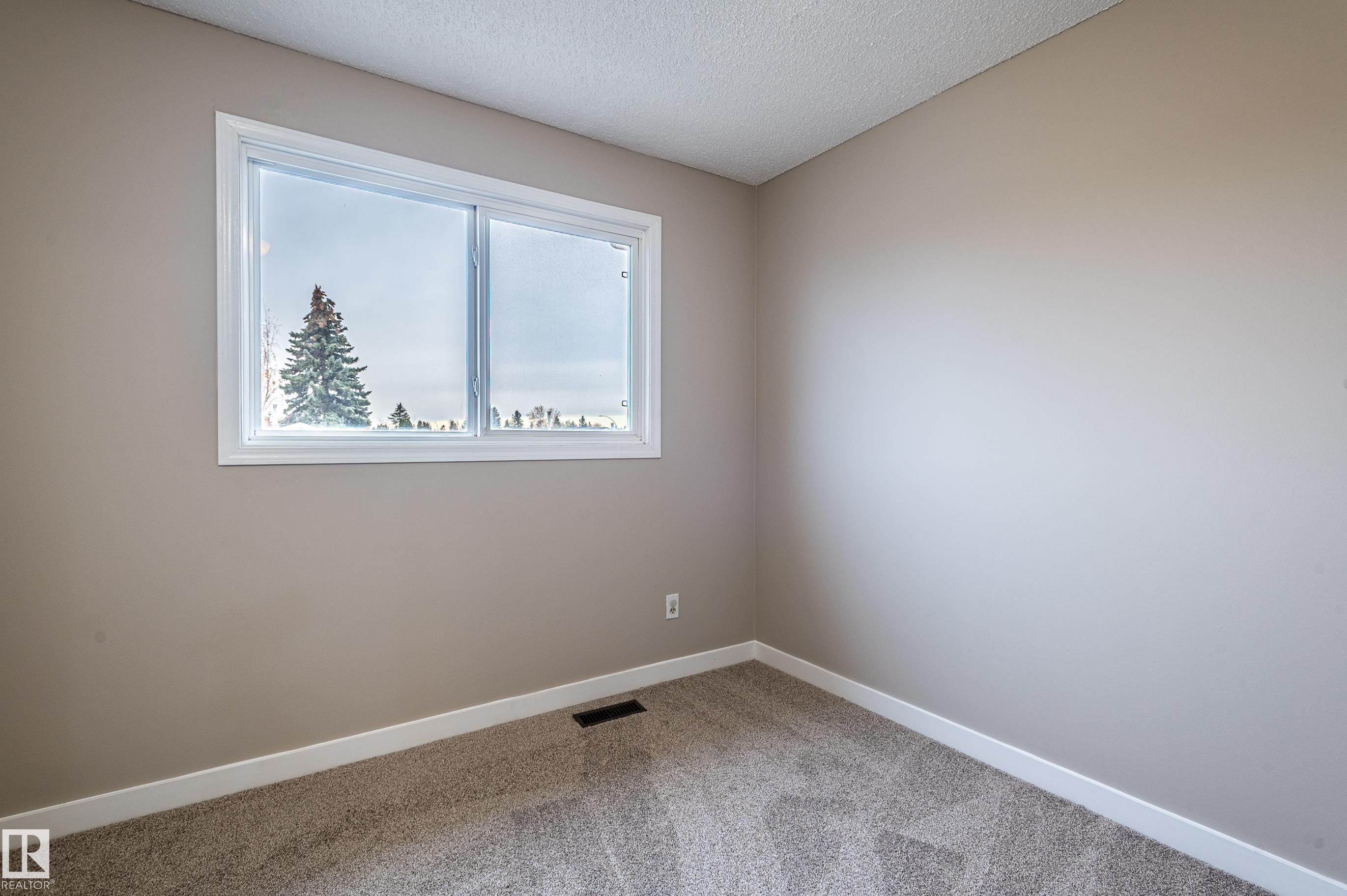 Photo 34 at 14707 25 Street NW, Fraser, Edmonton