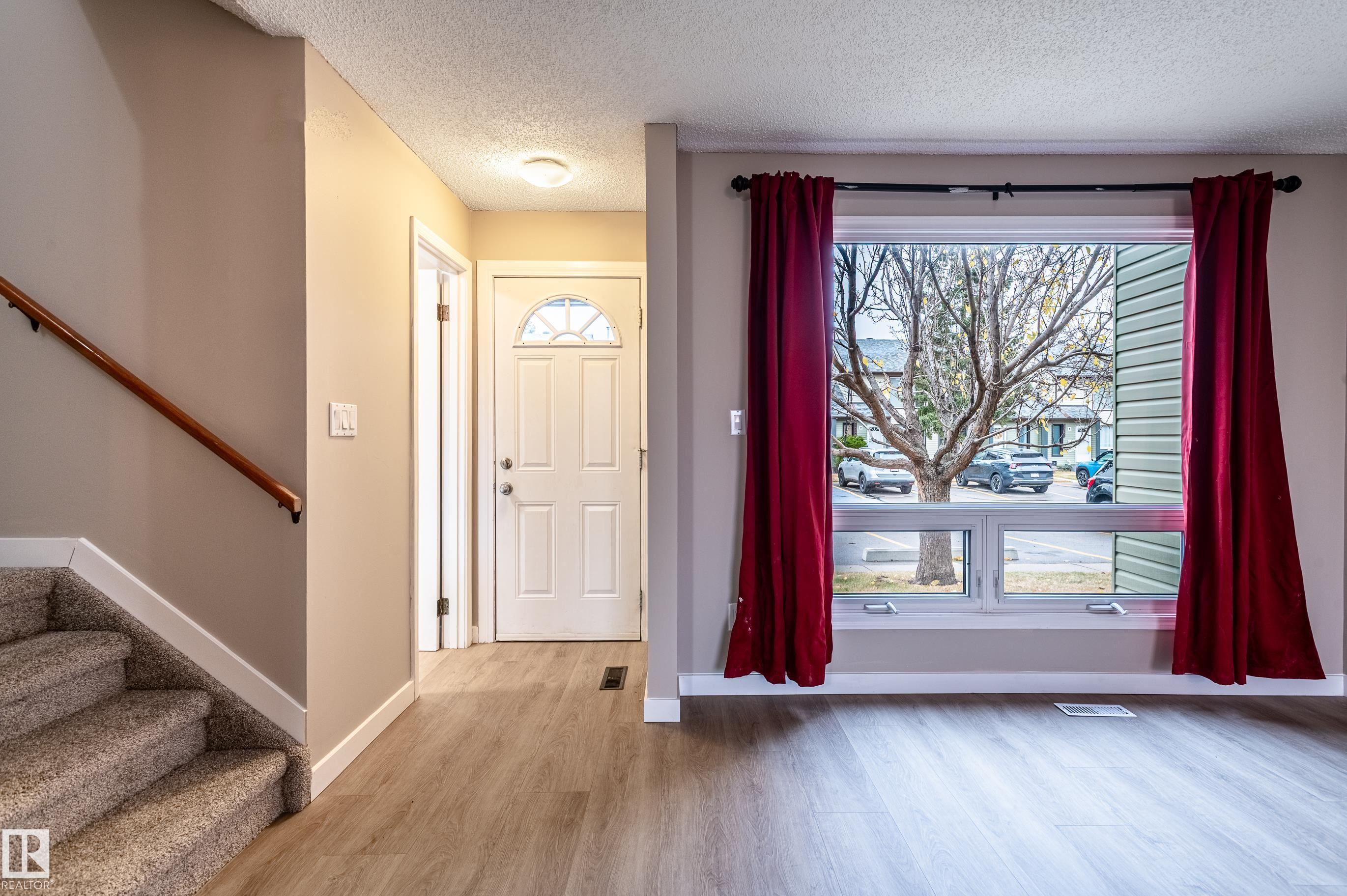 Photo 8 at 14707 25 Street NW, Fraser, Edmonton