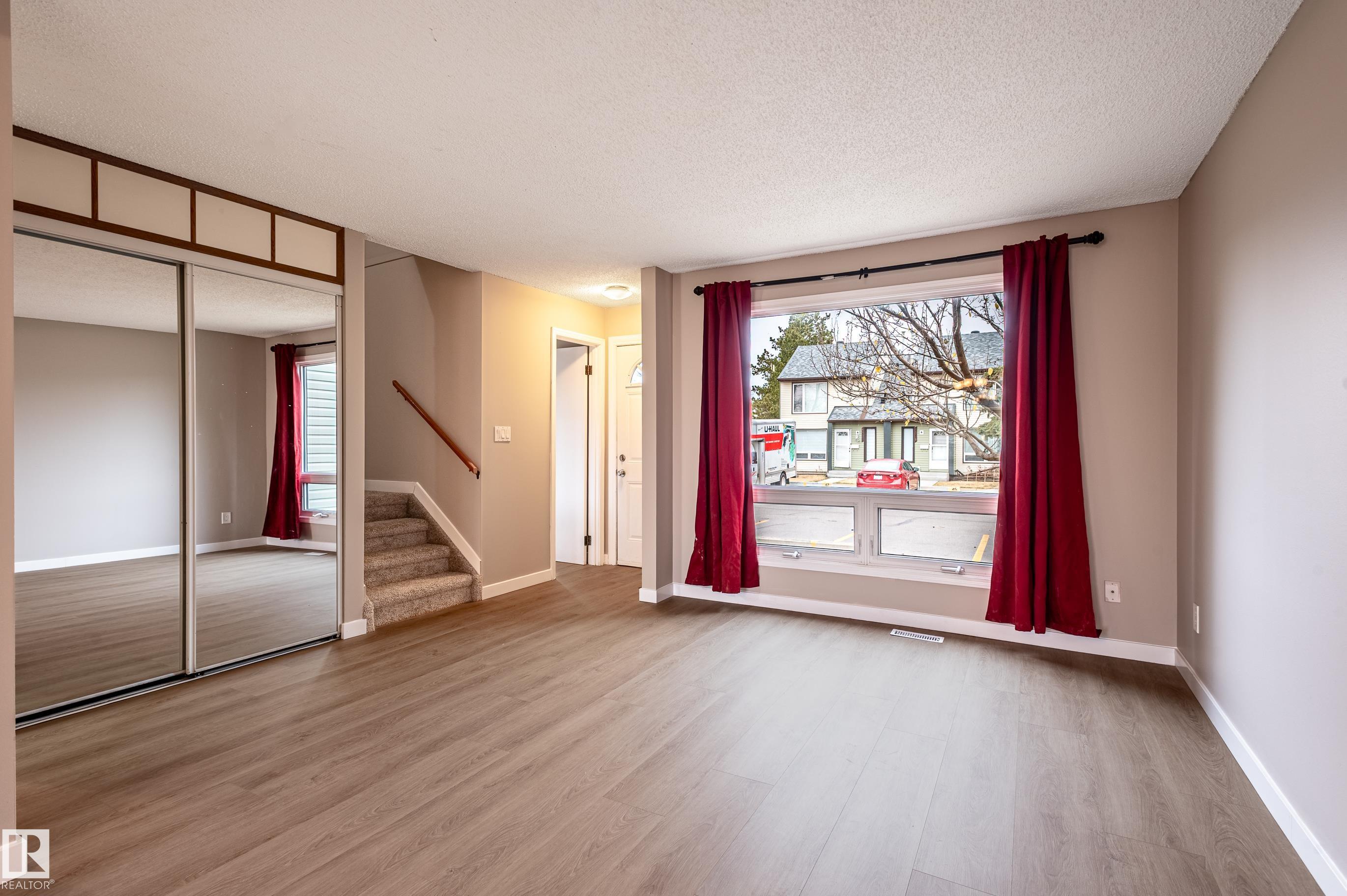 Photo 9 at 14707 25 Street NW, Fraser, Edmonton