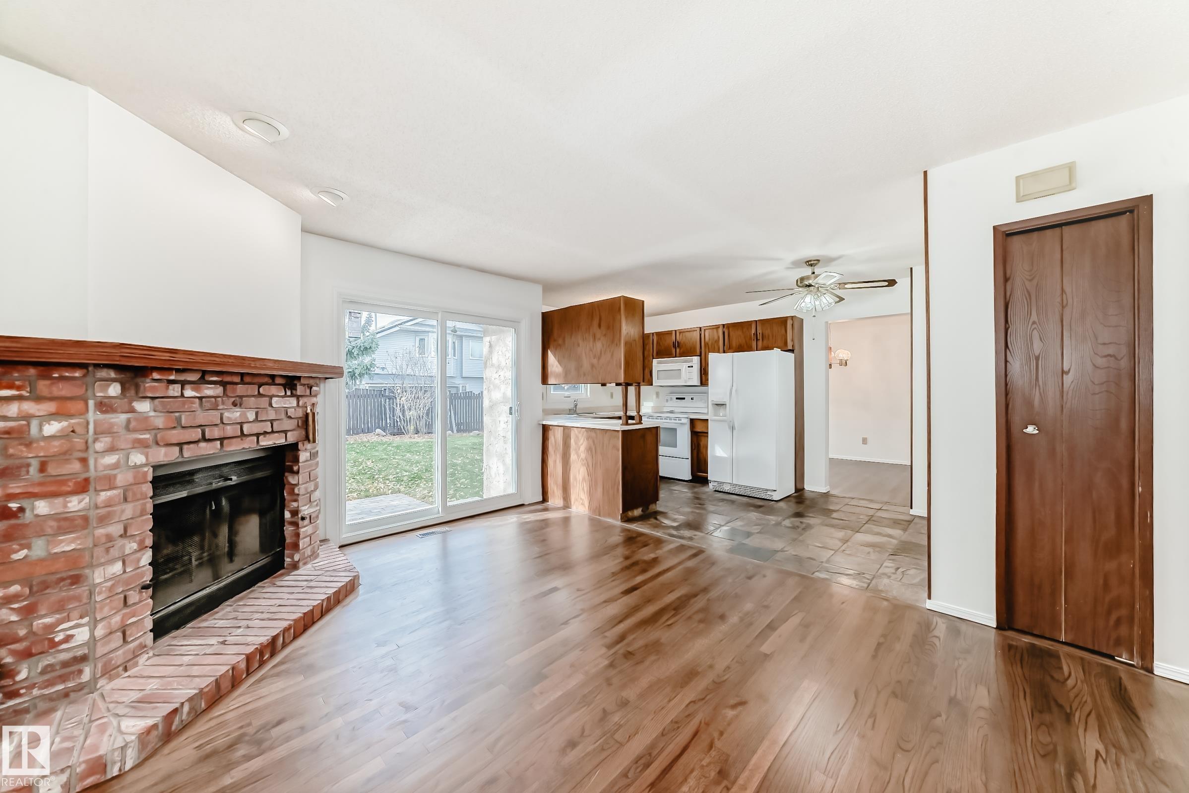 Photo 12 at 1028 107 Street NW, Bearspaw, Edmonton