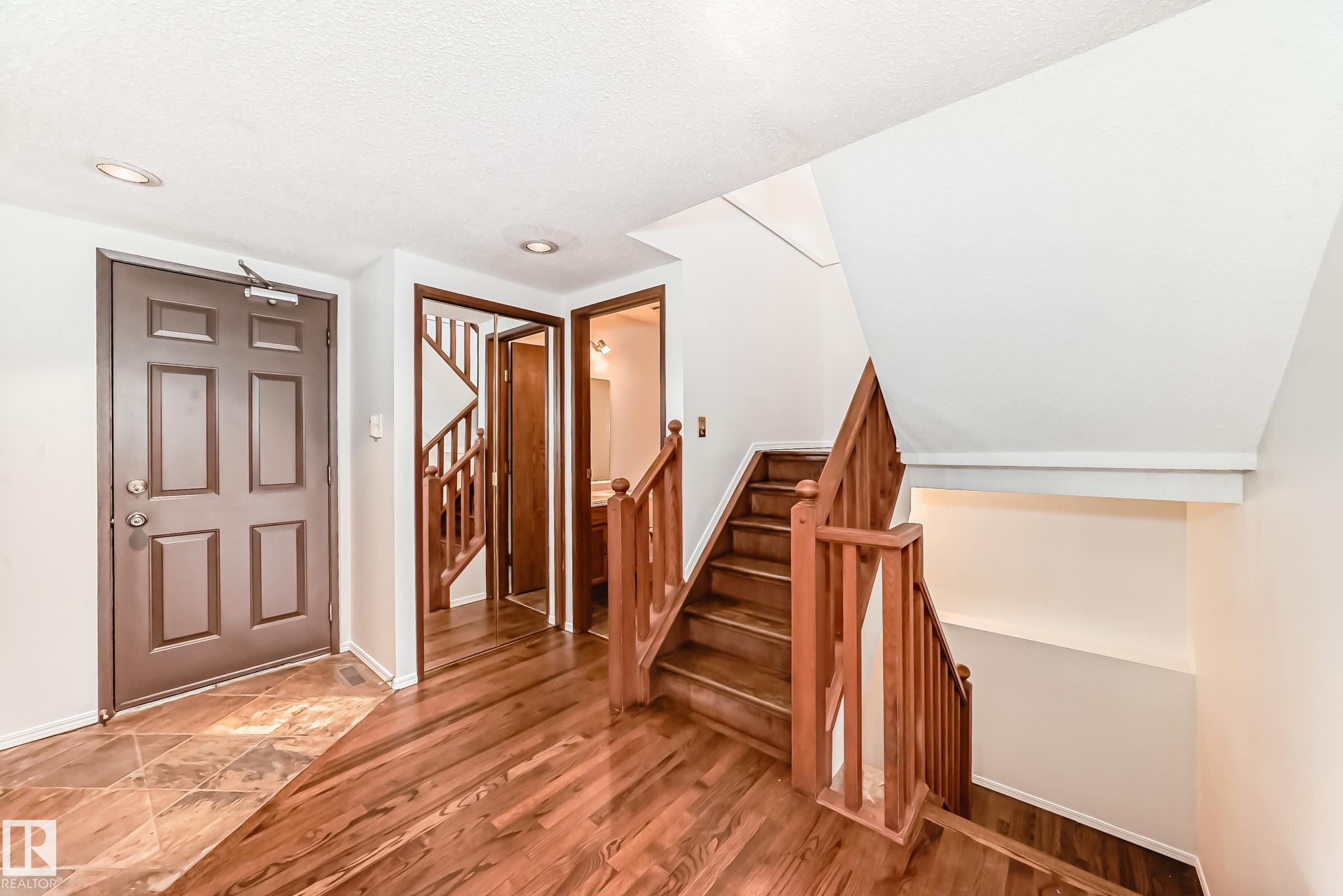 Photo 18 at 1028 107 Street NW, Bearspaw, Edmonton