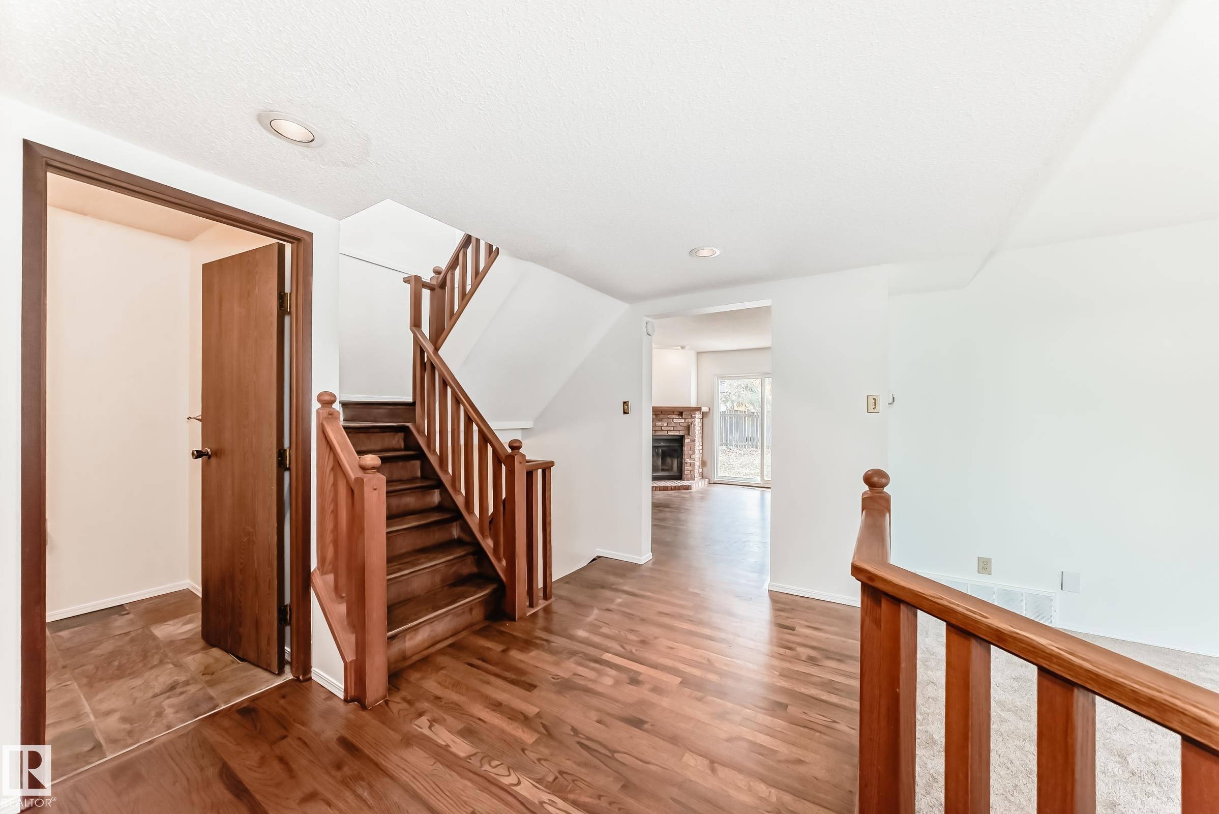 Photo 19 at 1028 107 Street NW, Bearspaw, Edmonton