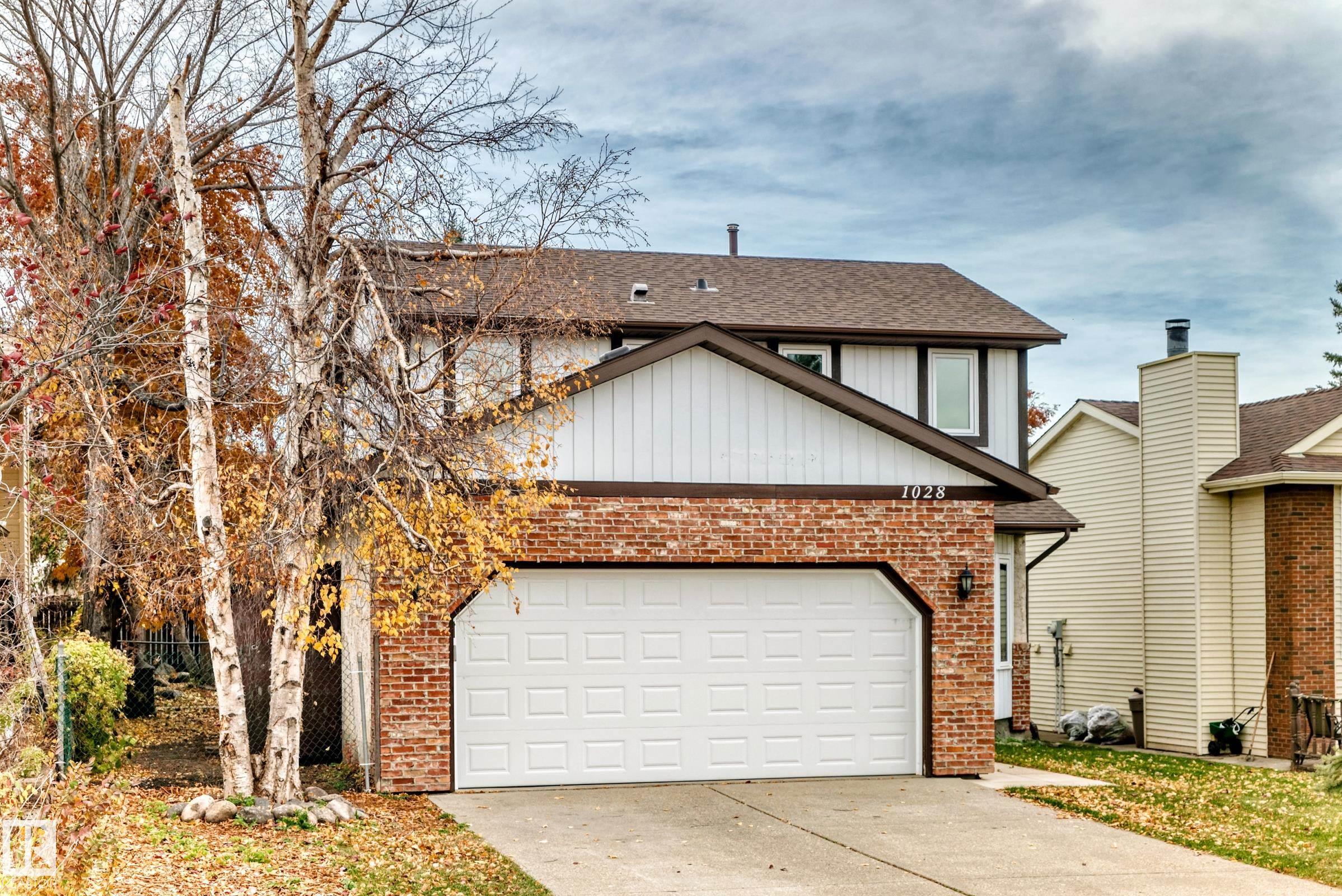 Photo 3 at 1028 107 Street NW, Bearspaw, Edmonton