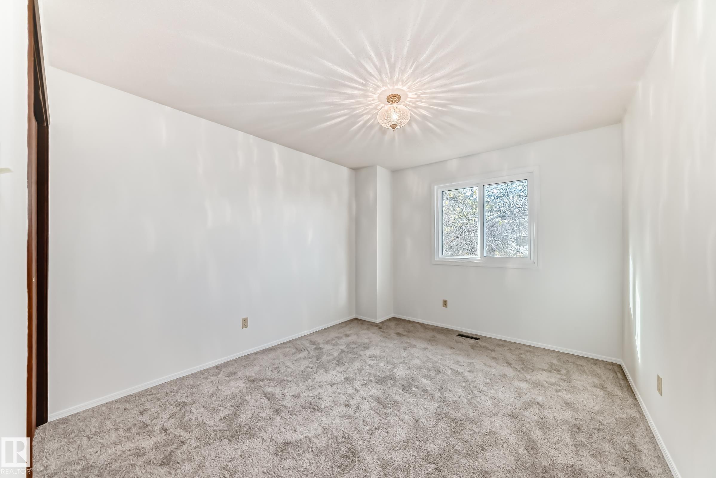 Photo 24 at 1028 107 Street NW, Bearspaw, Edmonton