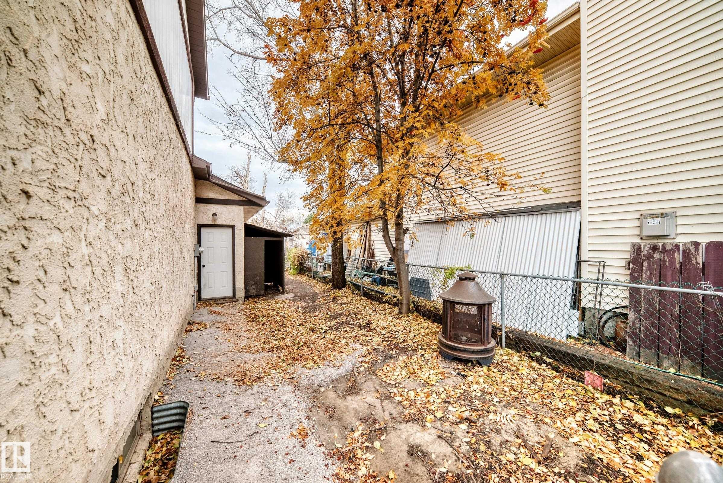 Photo 33 at 1028 107 Street NW, Bearspaw, Edmonton