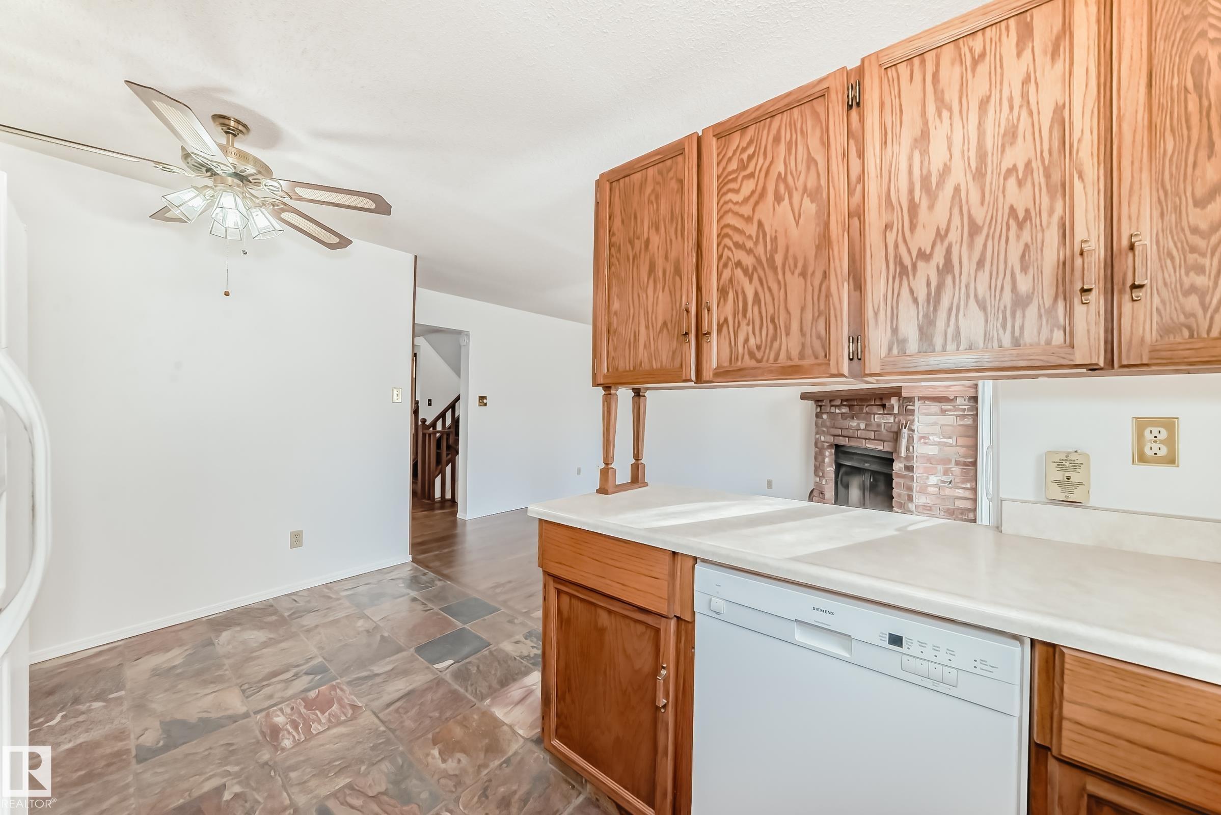 Photo 8 at 1028 107 Street NW, Bearspaw, Edmonton