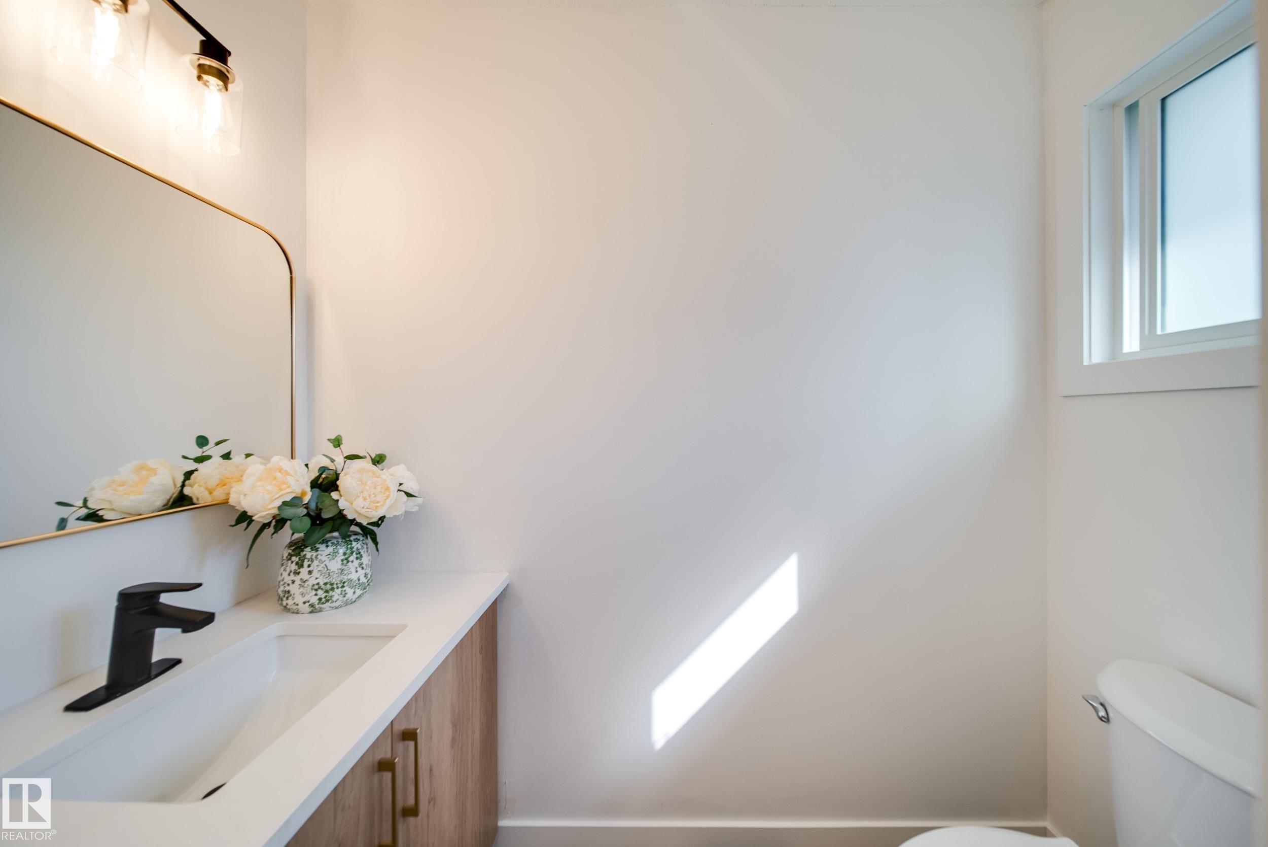 Photo 12 at 9949 171 Avenue NW, Baturyn, Edmonton