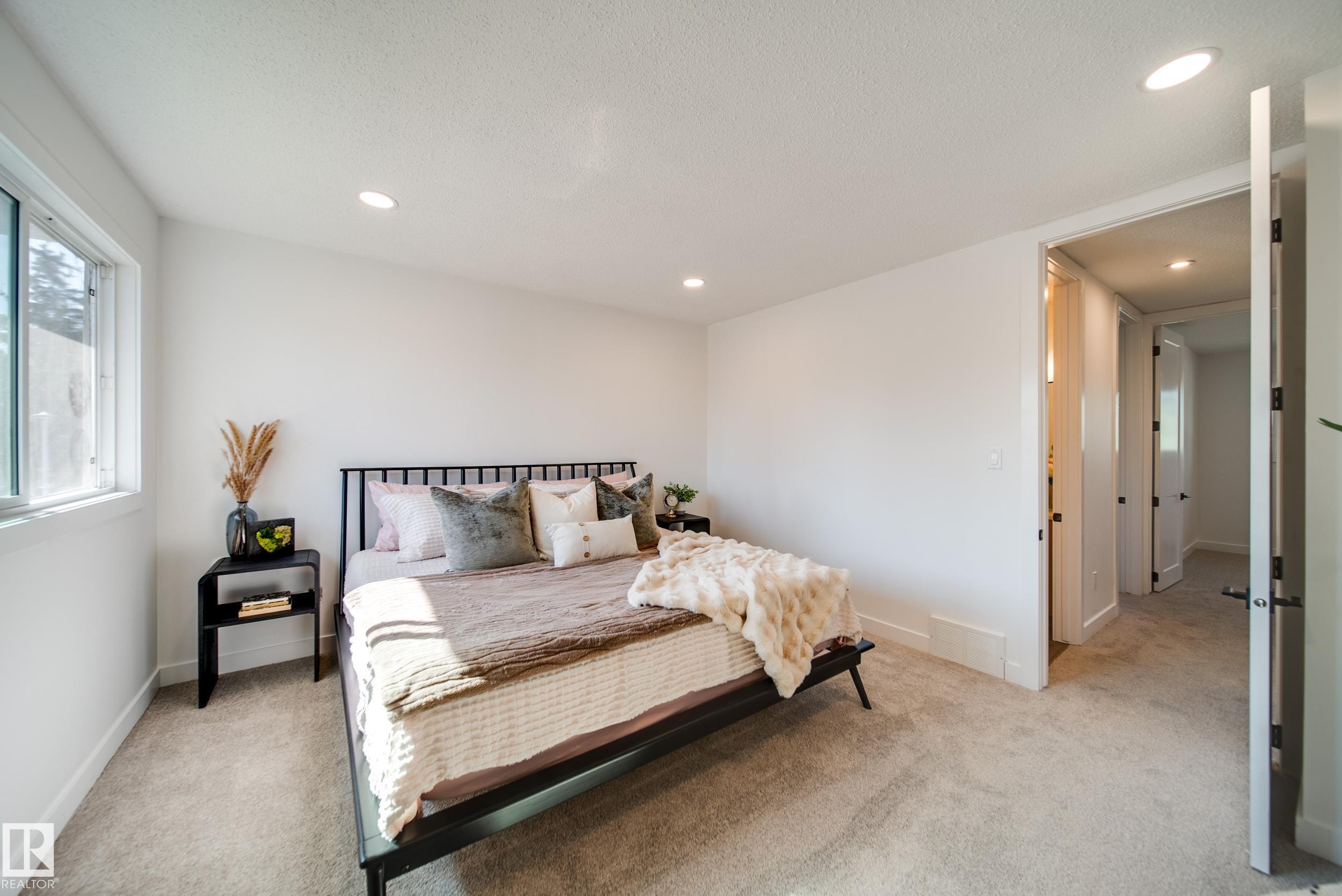 Photo 14 at 9949 171 Avenue NW, Baturyn, Edmonton