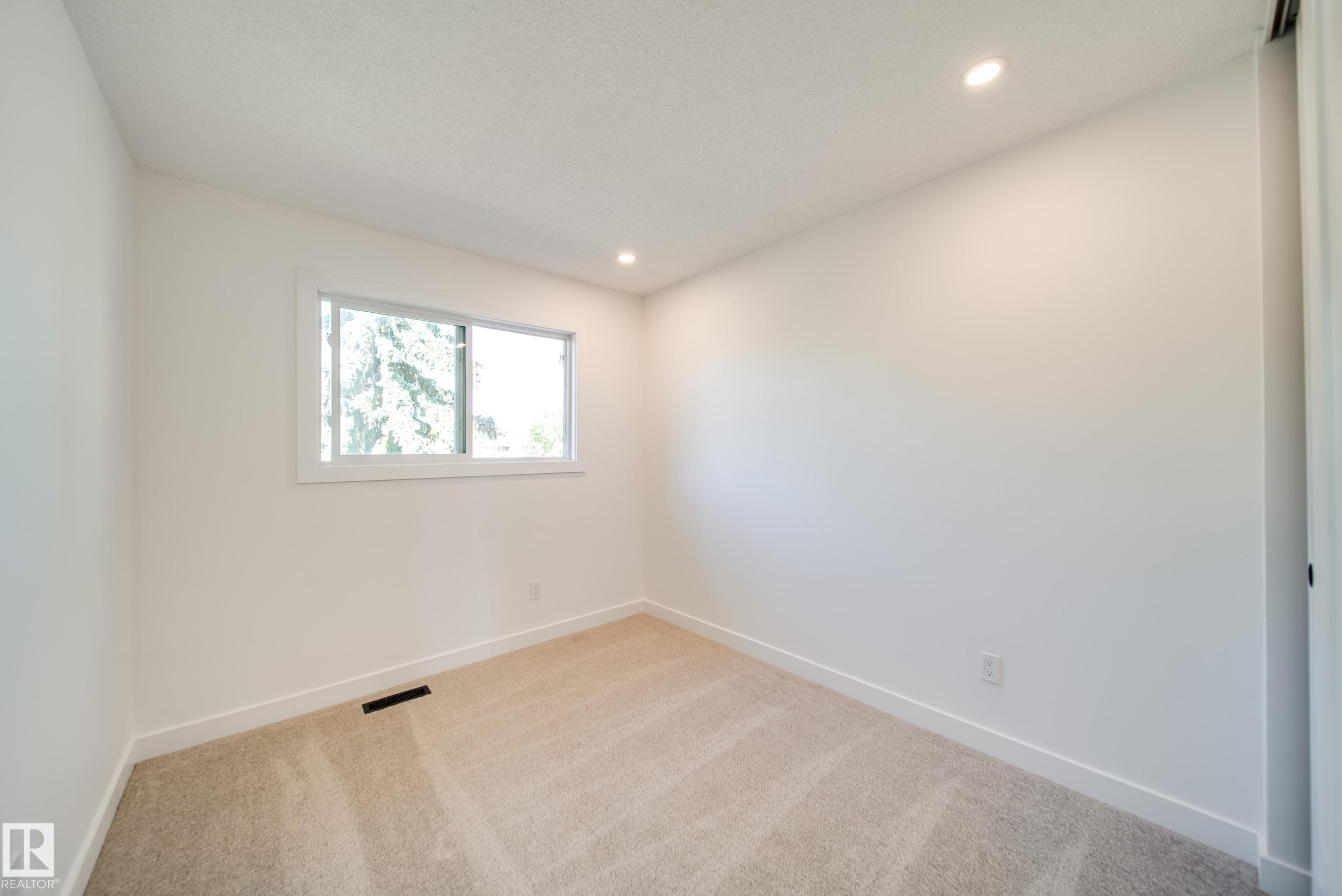 Photo 21 at 9949 171 Avenue NW, Baturyn, Edmonton