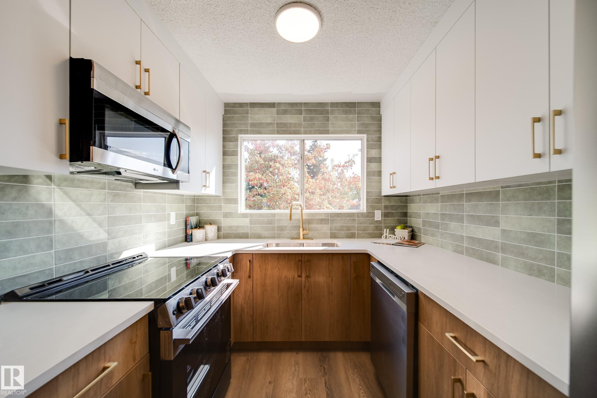 Photo 4 at 9949 171 Avenue NW, Baturyn, Edmonton