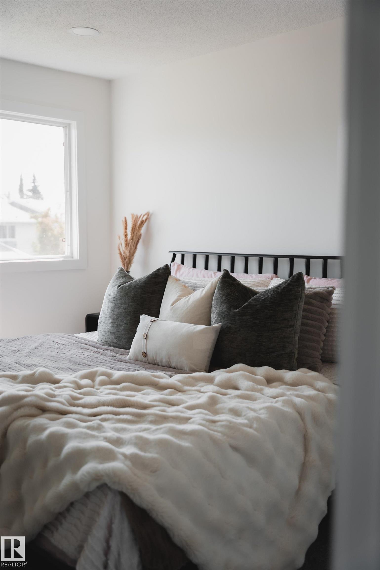 Photo 40 at 9949 171 Avenue NW, Baturyn, Edmonton