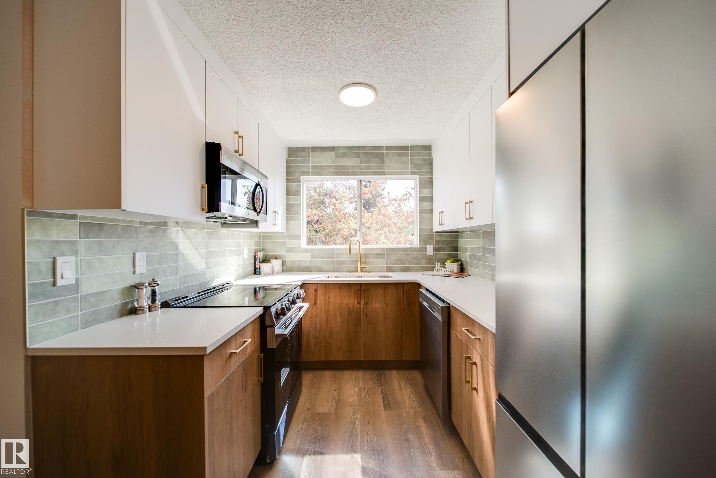 Photo 5 at 9949 171 Avenue NW, Baturyn, Edmonton