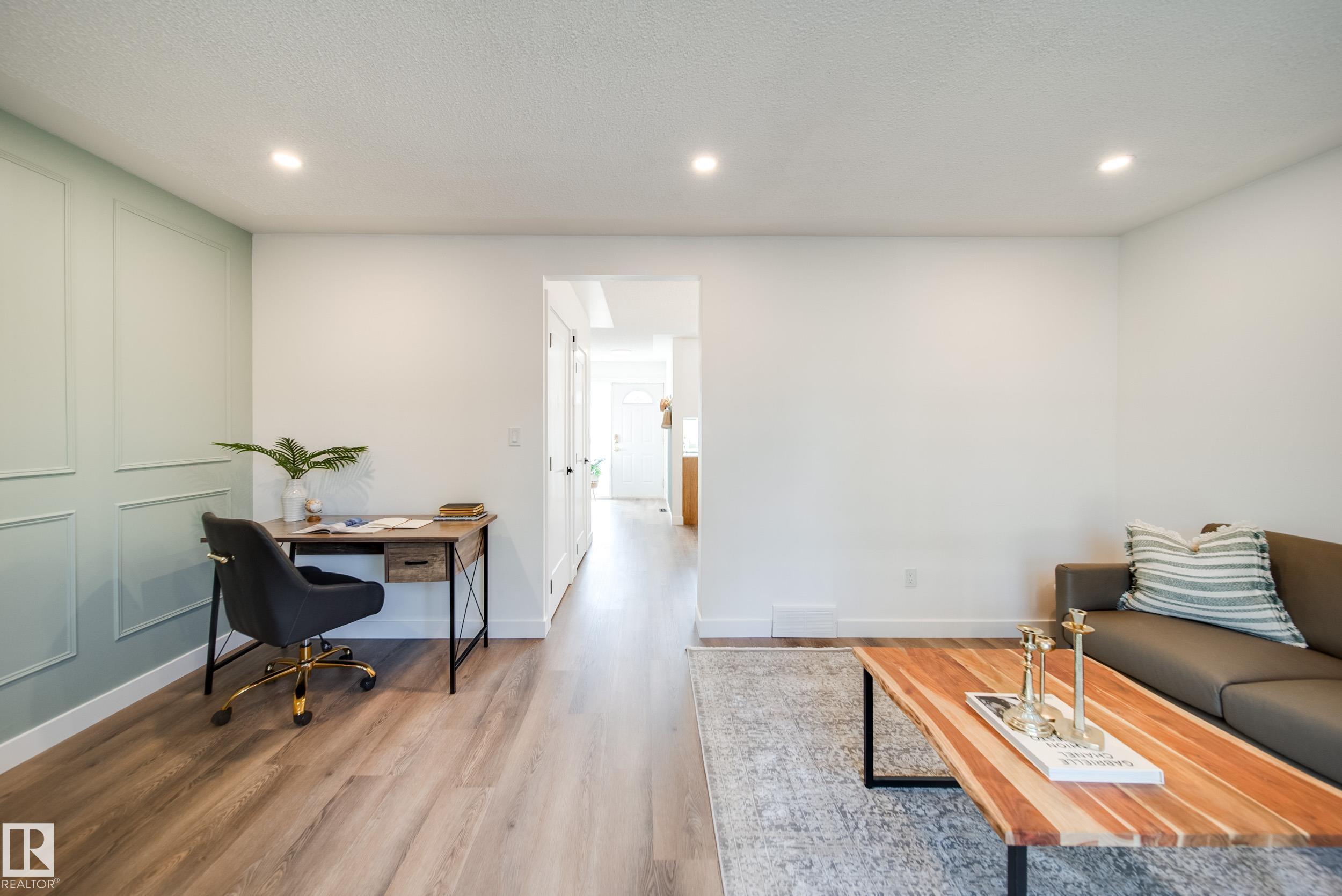 Photo 10 at 9949 171 Avenue NW, Baturyn, Edmonton