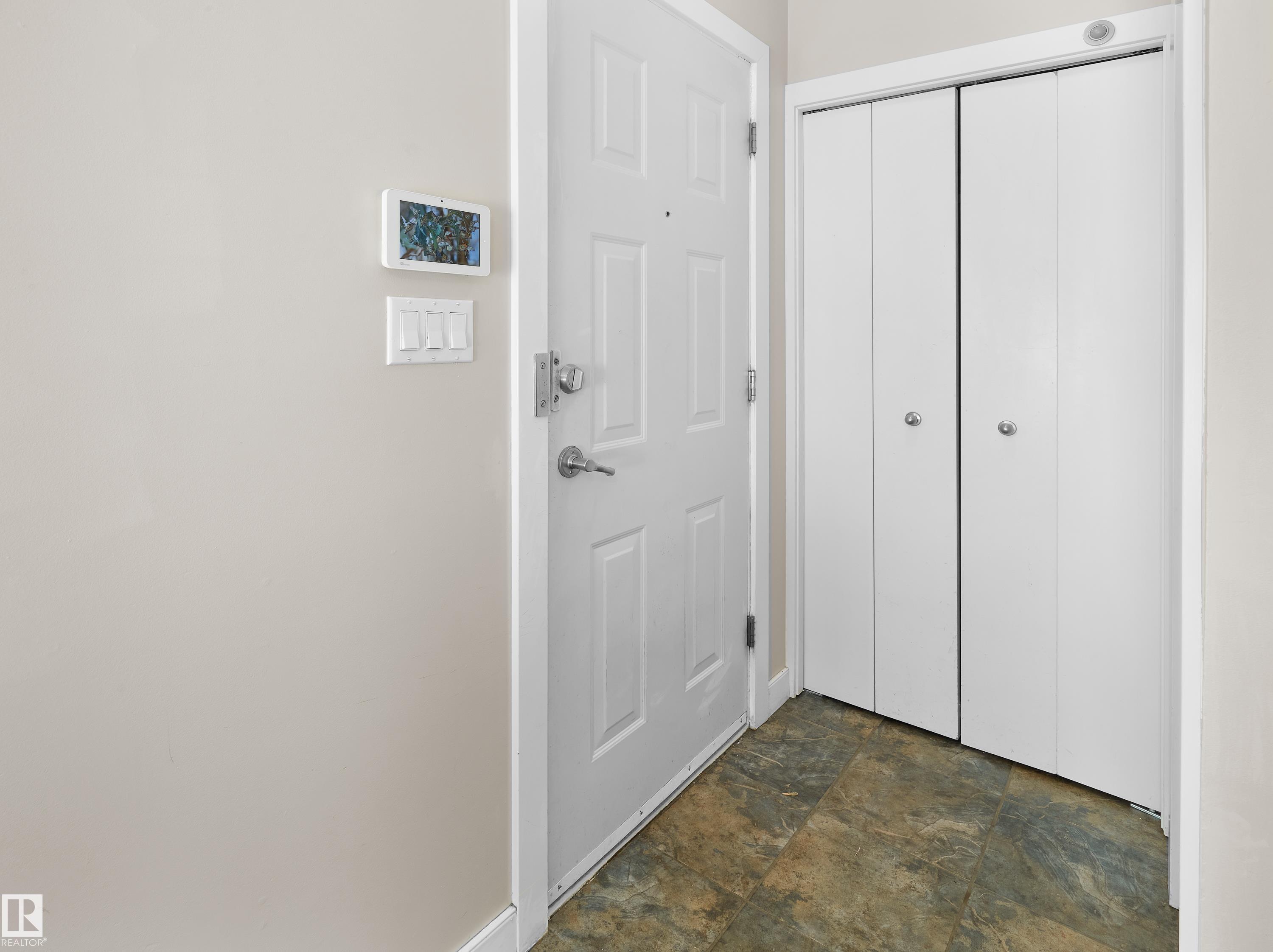 Photo 14 at 5607 109 Street NW, Pleasantview, Edmonton