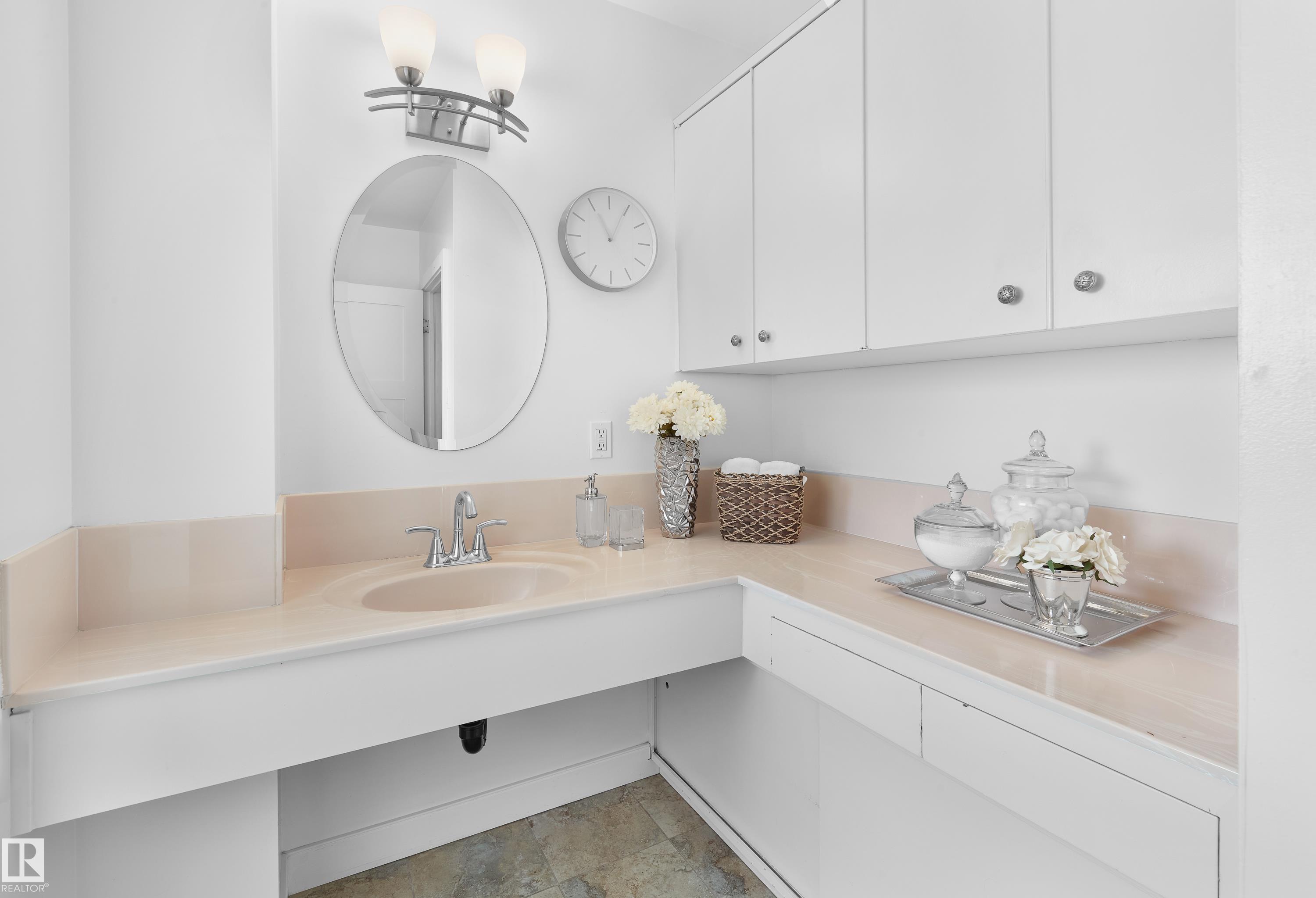 Photo 18 at 5607 109 Street NW, Pleasantview, Edmonton