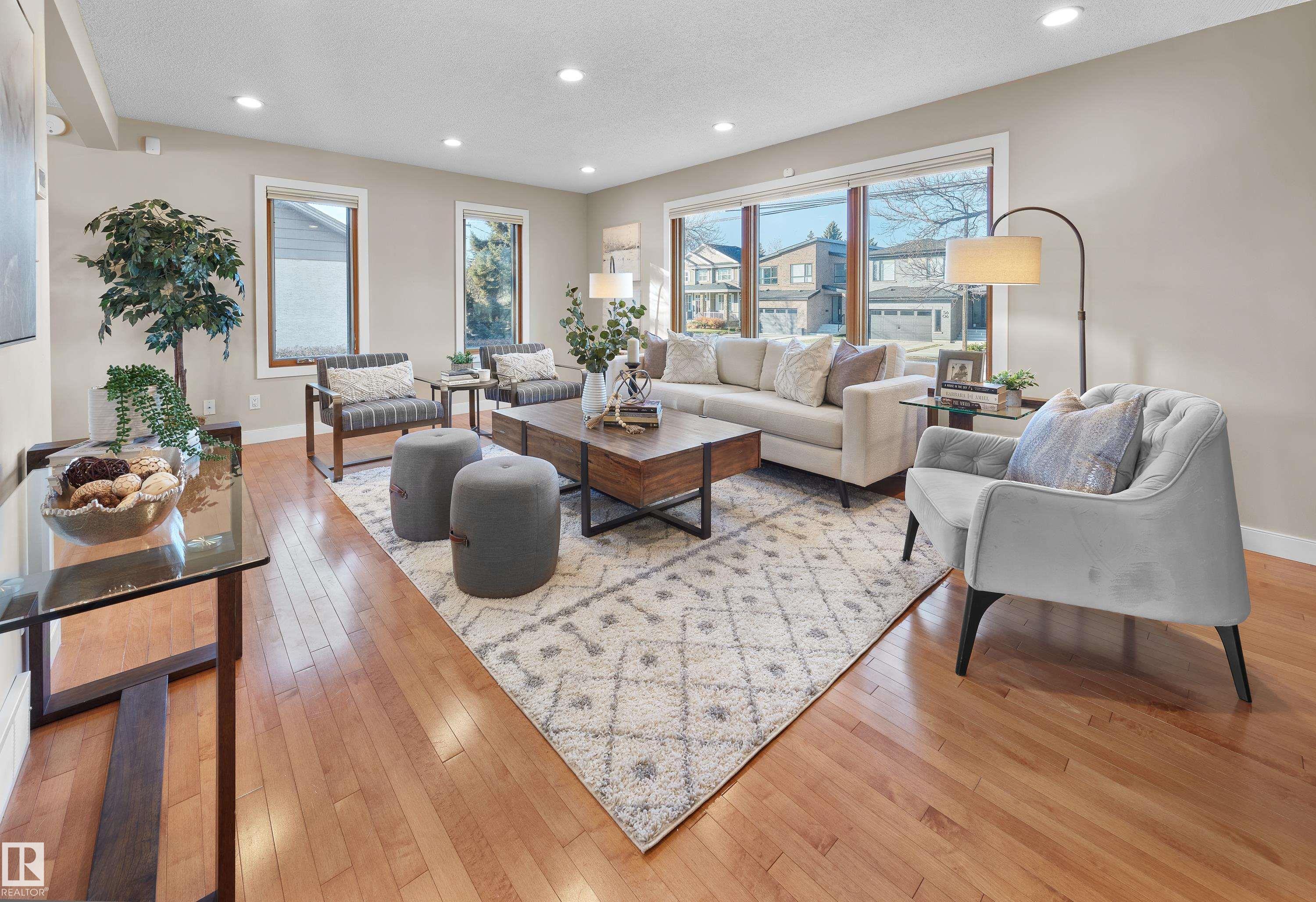 Photo 6 at 5607 109 Street NW, Pleasantview, Edmonton