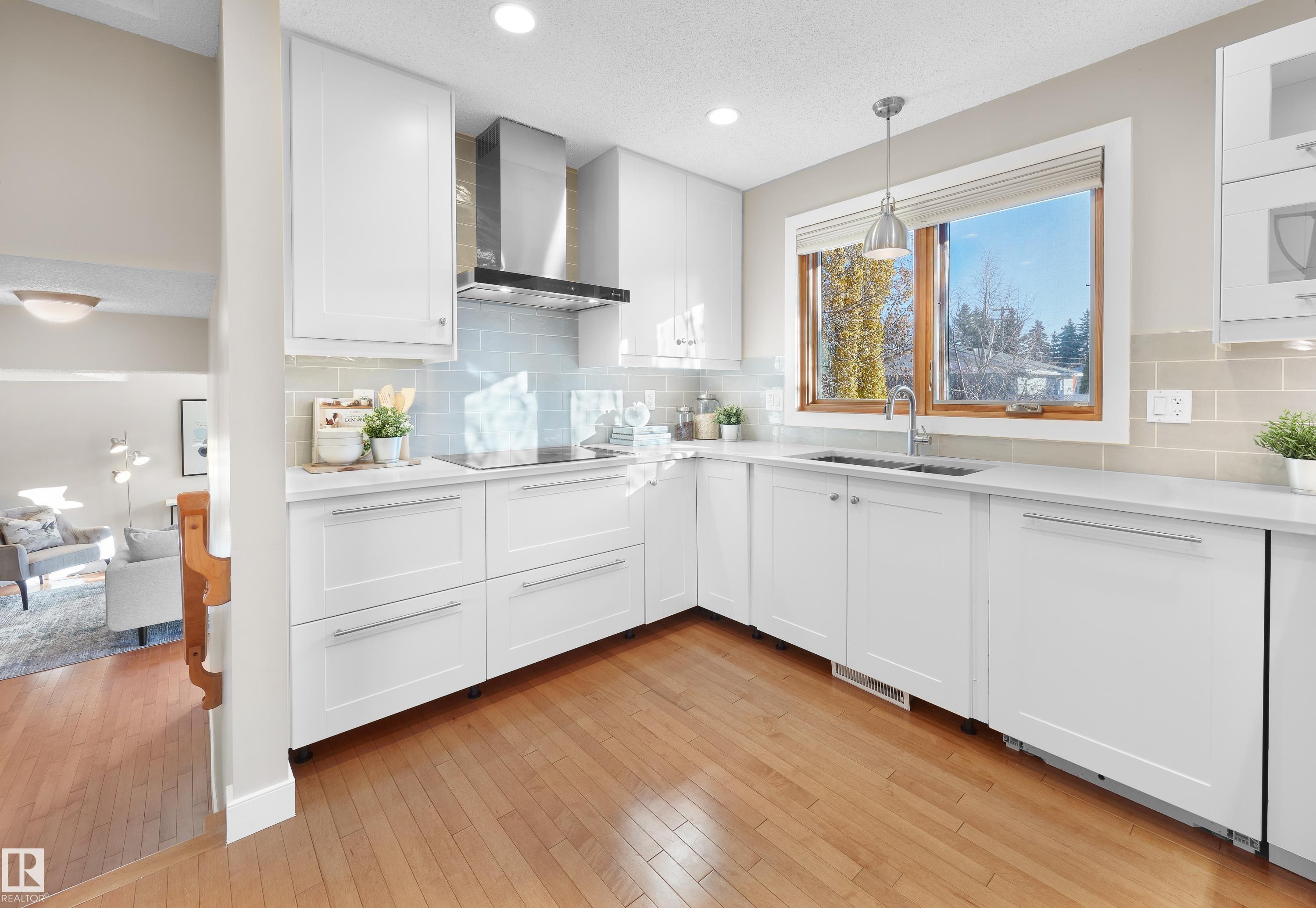 Photo 8 at 5607 109 Street NW, Pleasantview, Edmonton