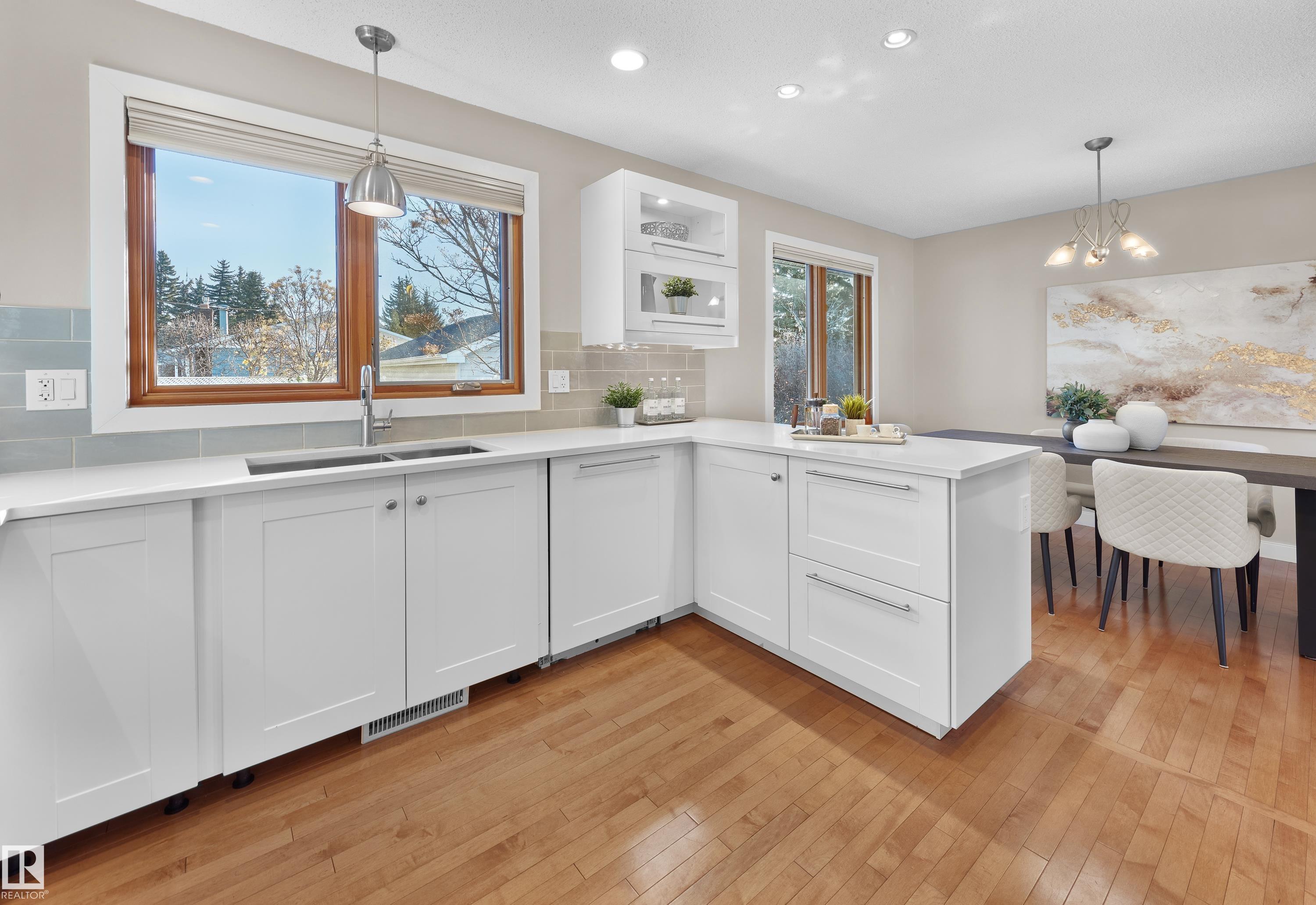 Photo 9 at 5607 109 Street NW, Pleasantview, Edmonton