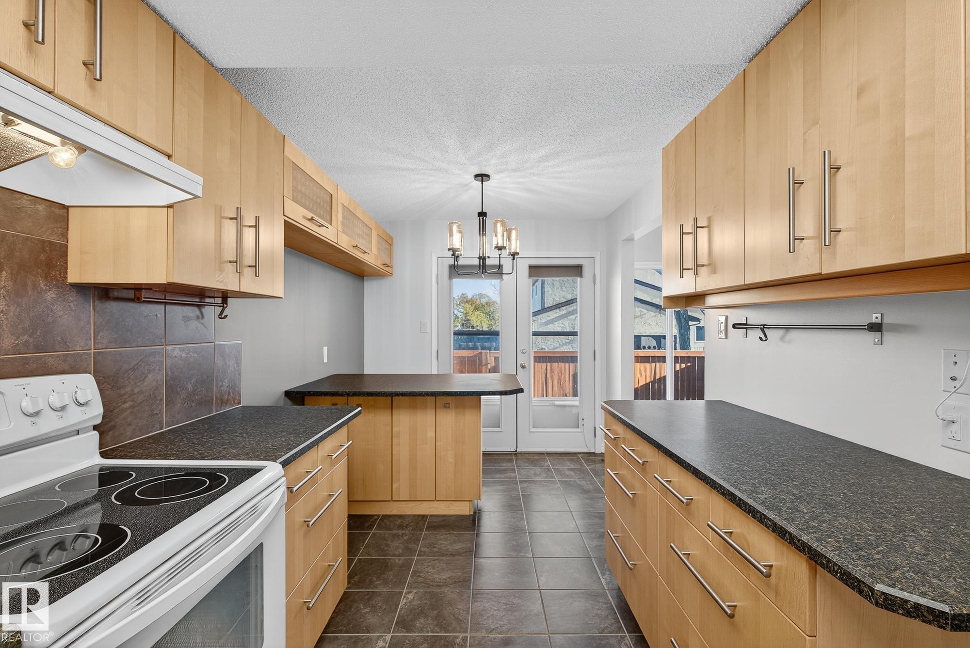 Photo 13 at 208 Chateau Place NW, Belmead, Edmonton