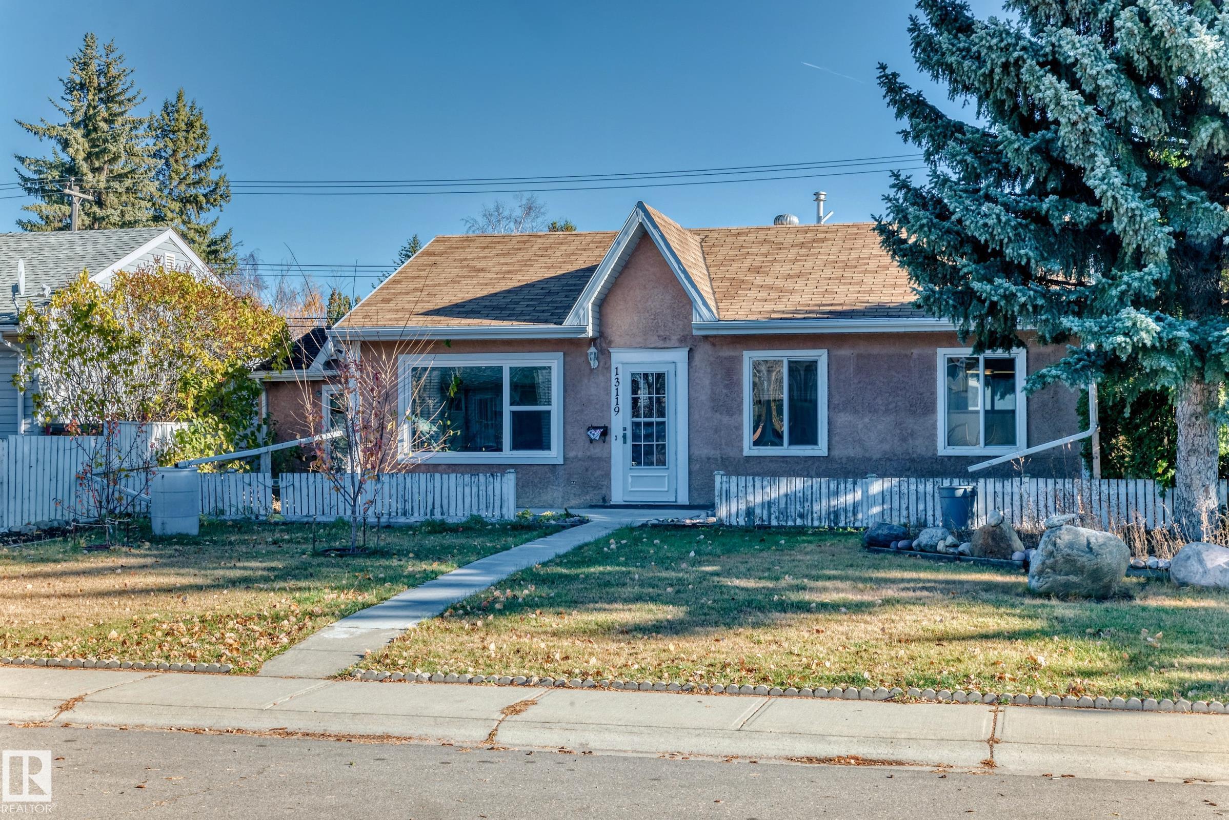 Photo 2 at 13119 135 Street NW, Athlone, Edmonton