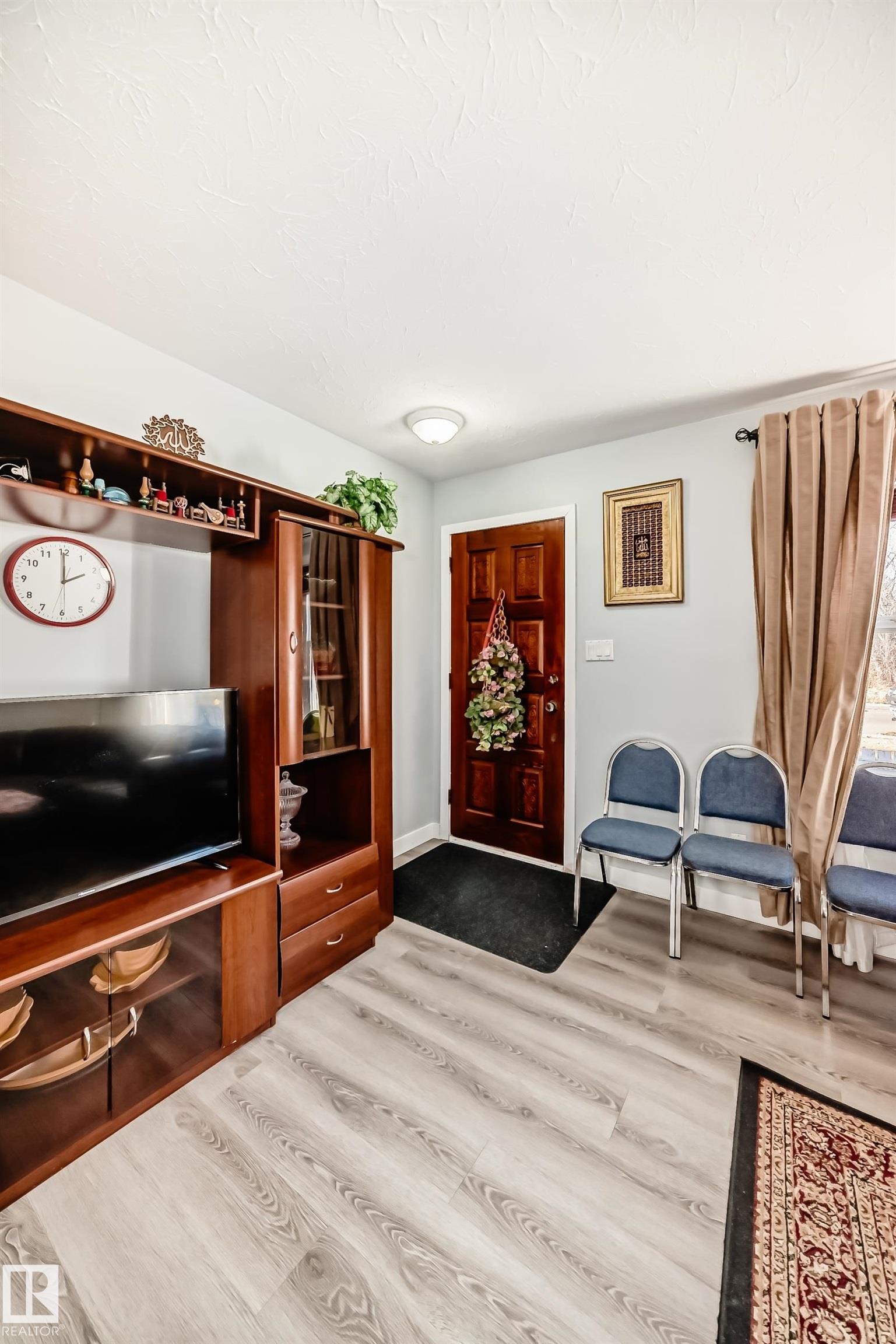 Photo 5 at 13119 135 Street NW, Athlone, Edmonton