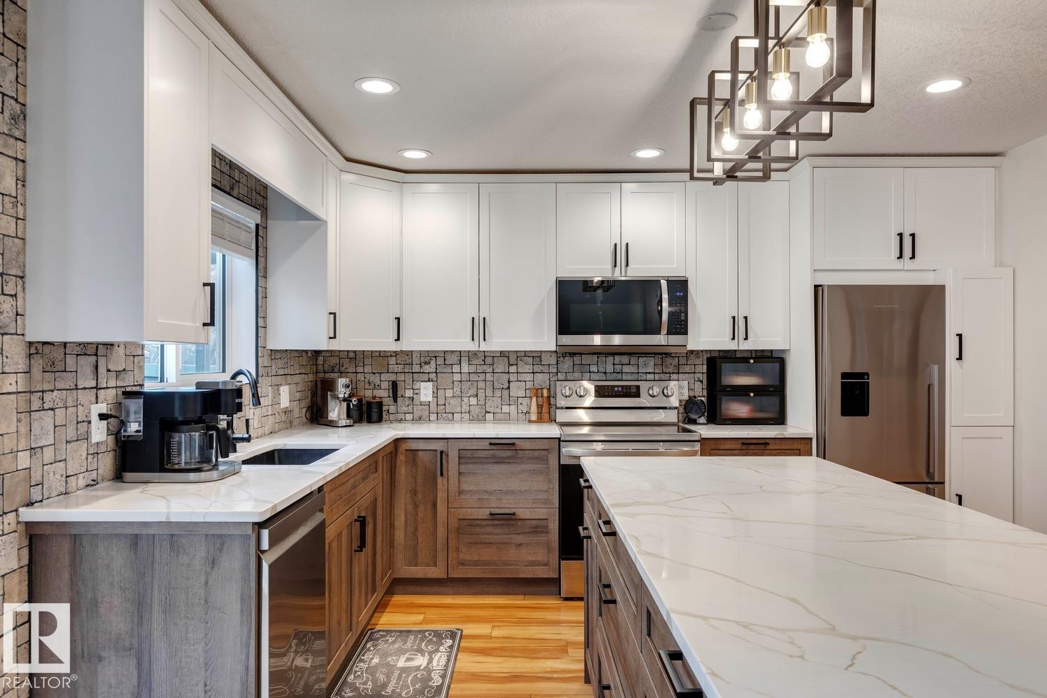 Photo 3 at 1847 Bowman point(e) SW, Blackmud Creek, Edmonton