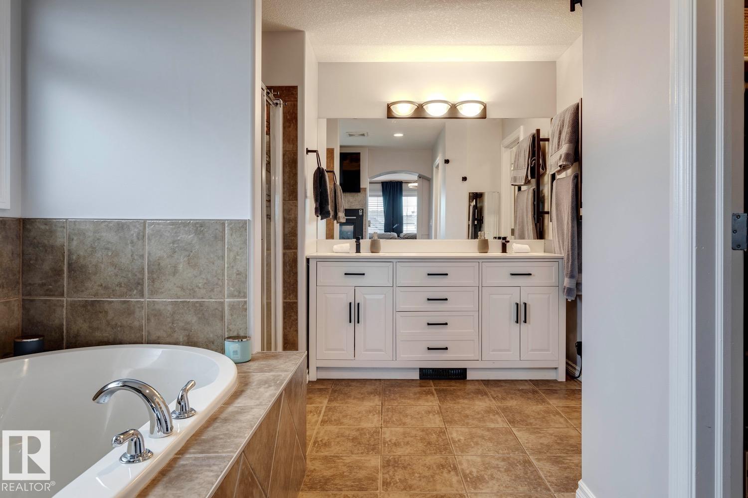 Photo 22 at 1847 Bowman point(e) SW, Blackmud Creek, Edmonton