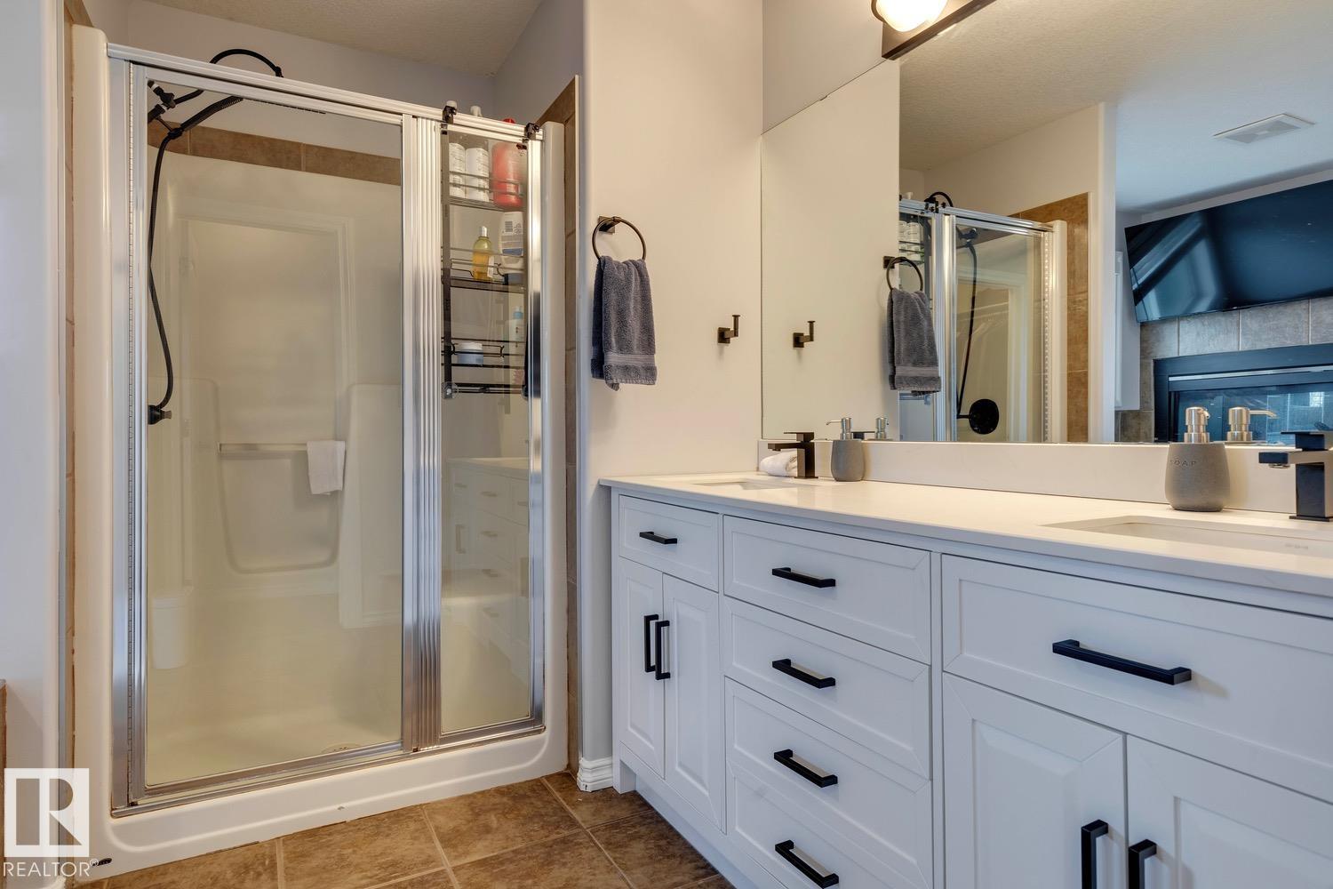 Photo 23 at 1847 Bowman point(e) SW, Blackmud Creek, Edmonton