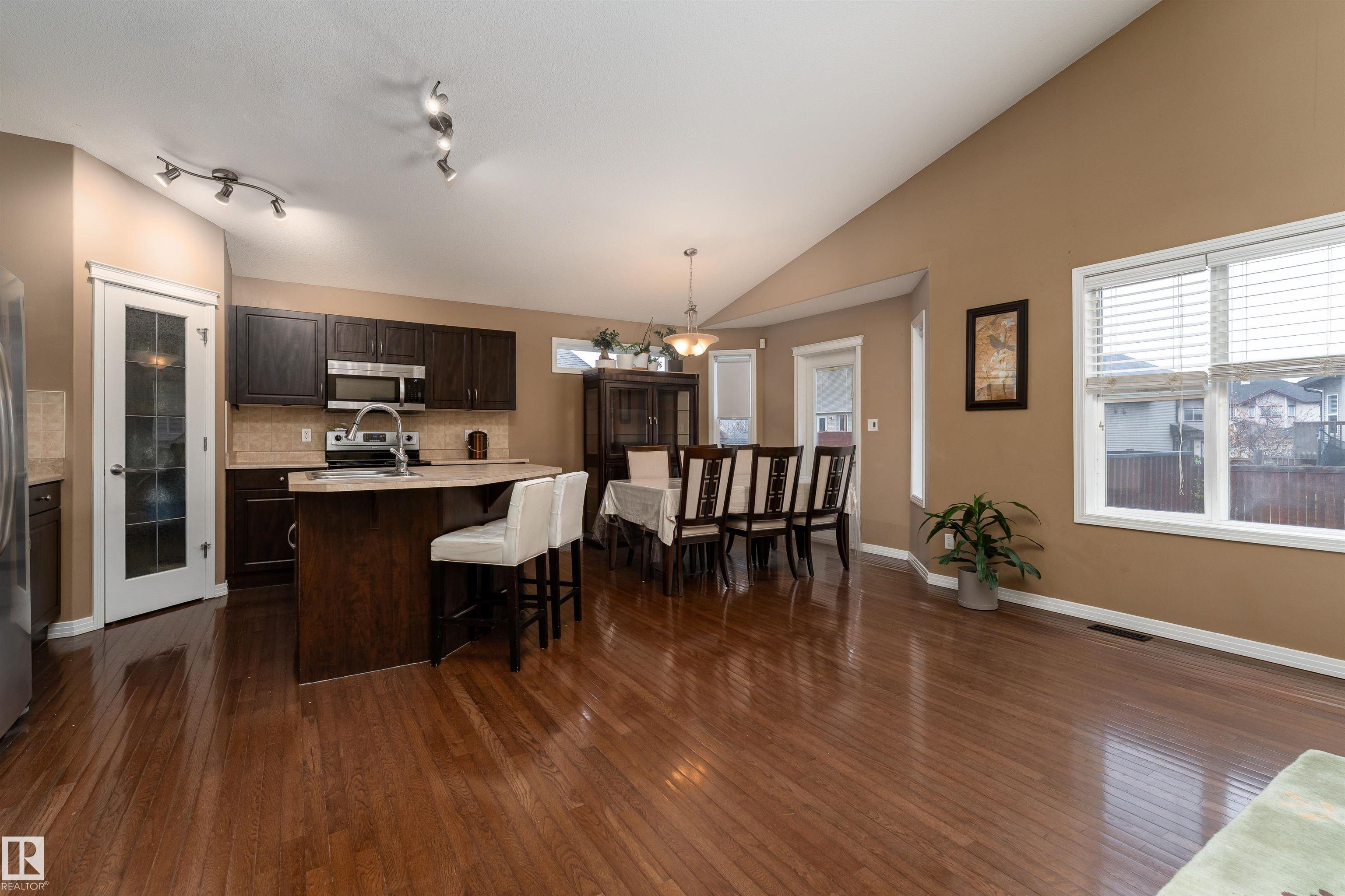 Photo 5 at 166 Rue Magnan Street, Montalet, Beaumont