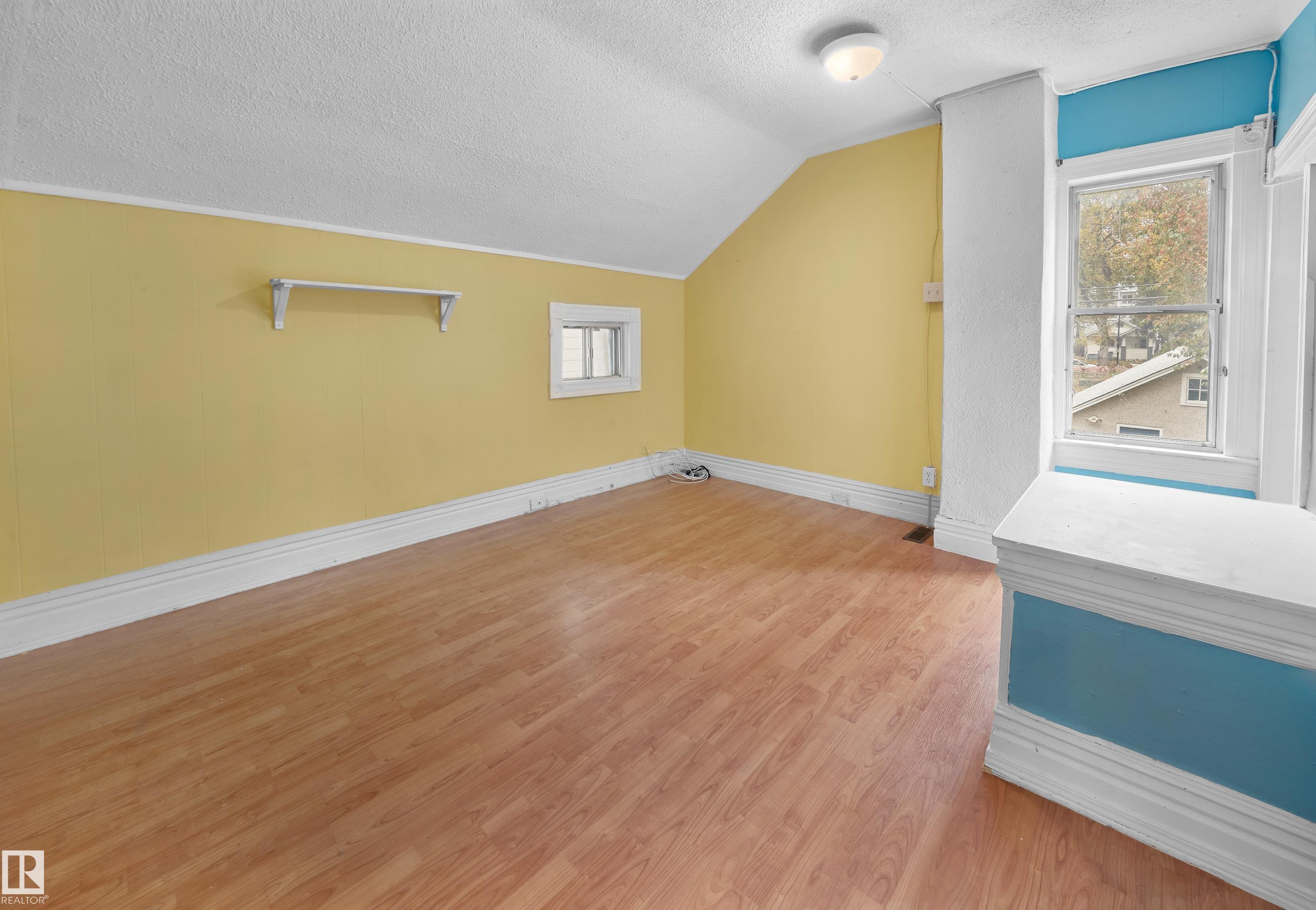 Photo 13 at 11038 84 Avenue NW, Garneau, Edmonton