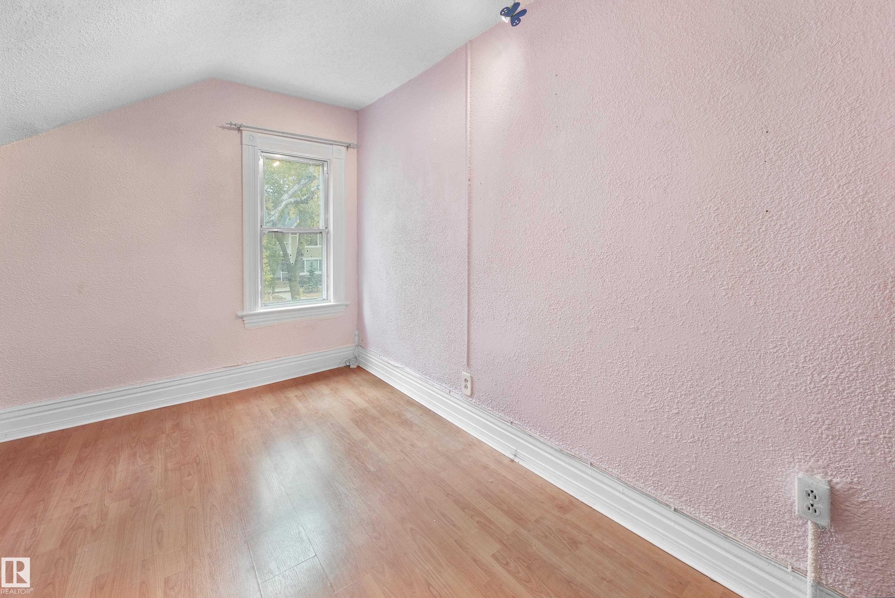 Photo 16 at 11038 84 Avenue NW, Garneau, Edmonton