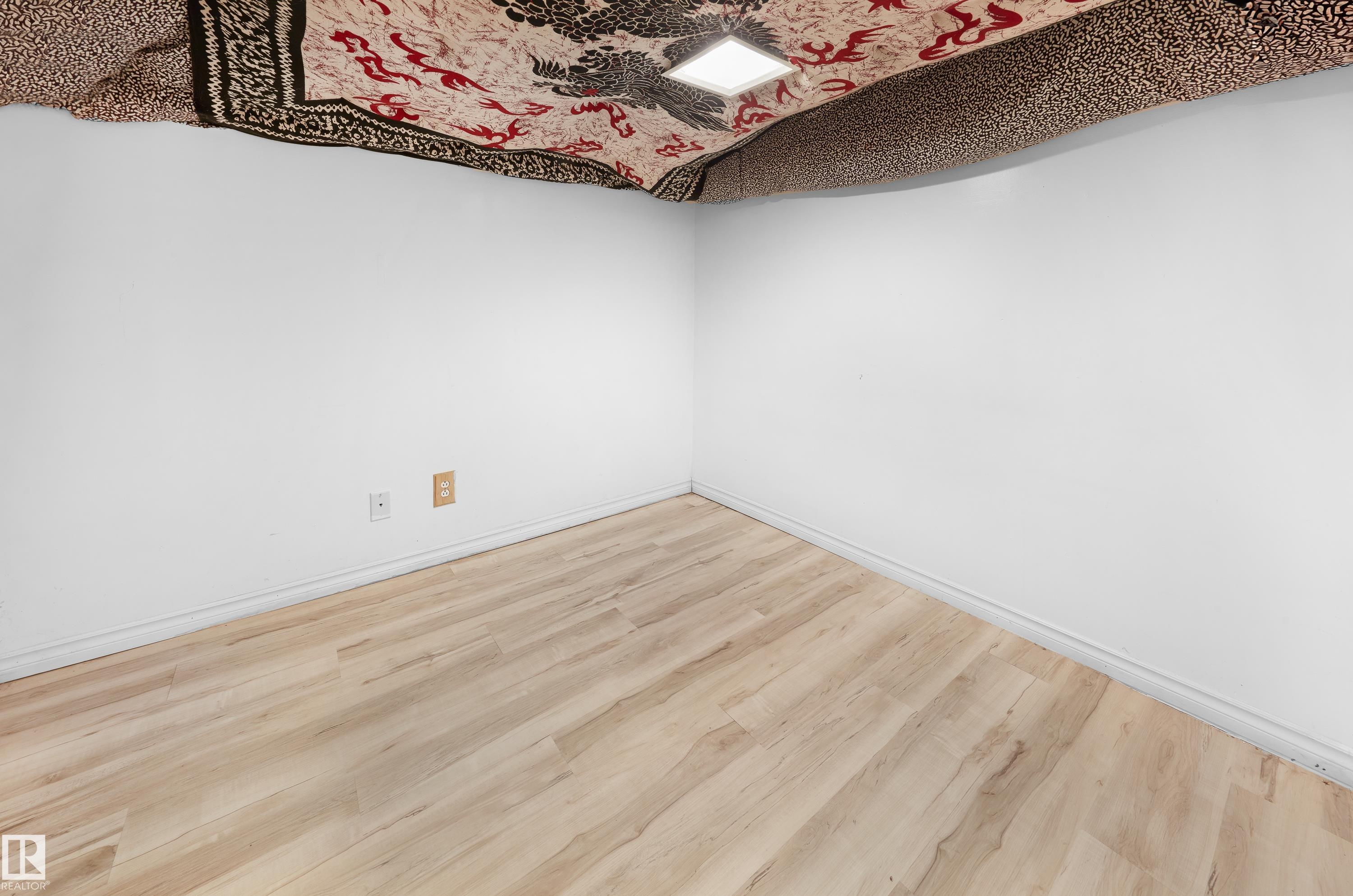 Photo 18 at 11038 84 Avenue NW, Garneau, Edmonton