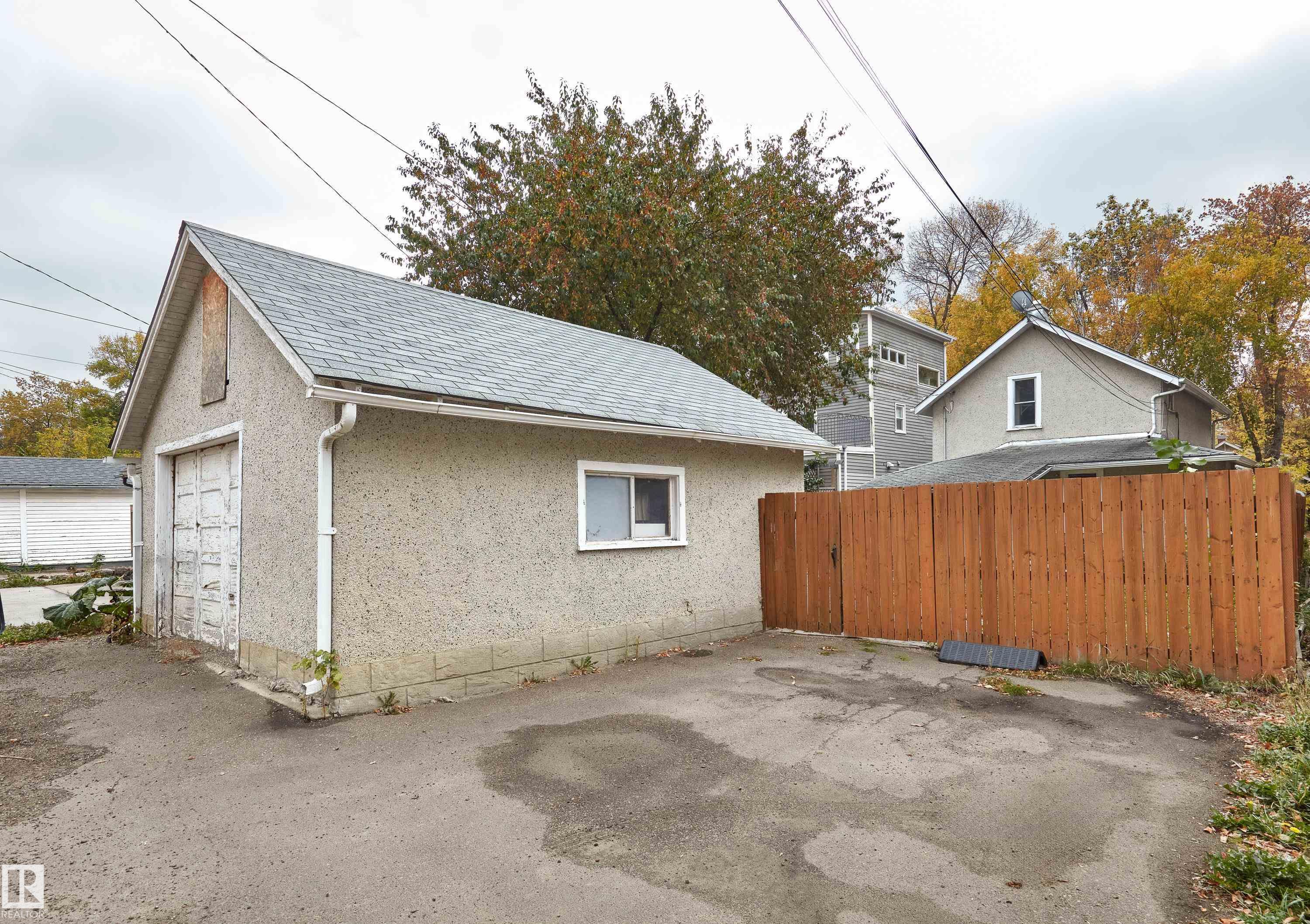 Photo 24 at 11038 84 Avenue NW, Garneau, Edmonton