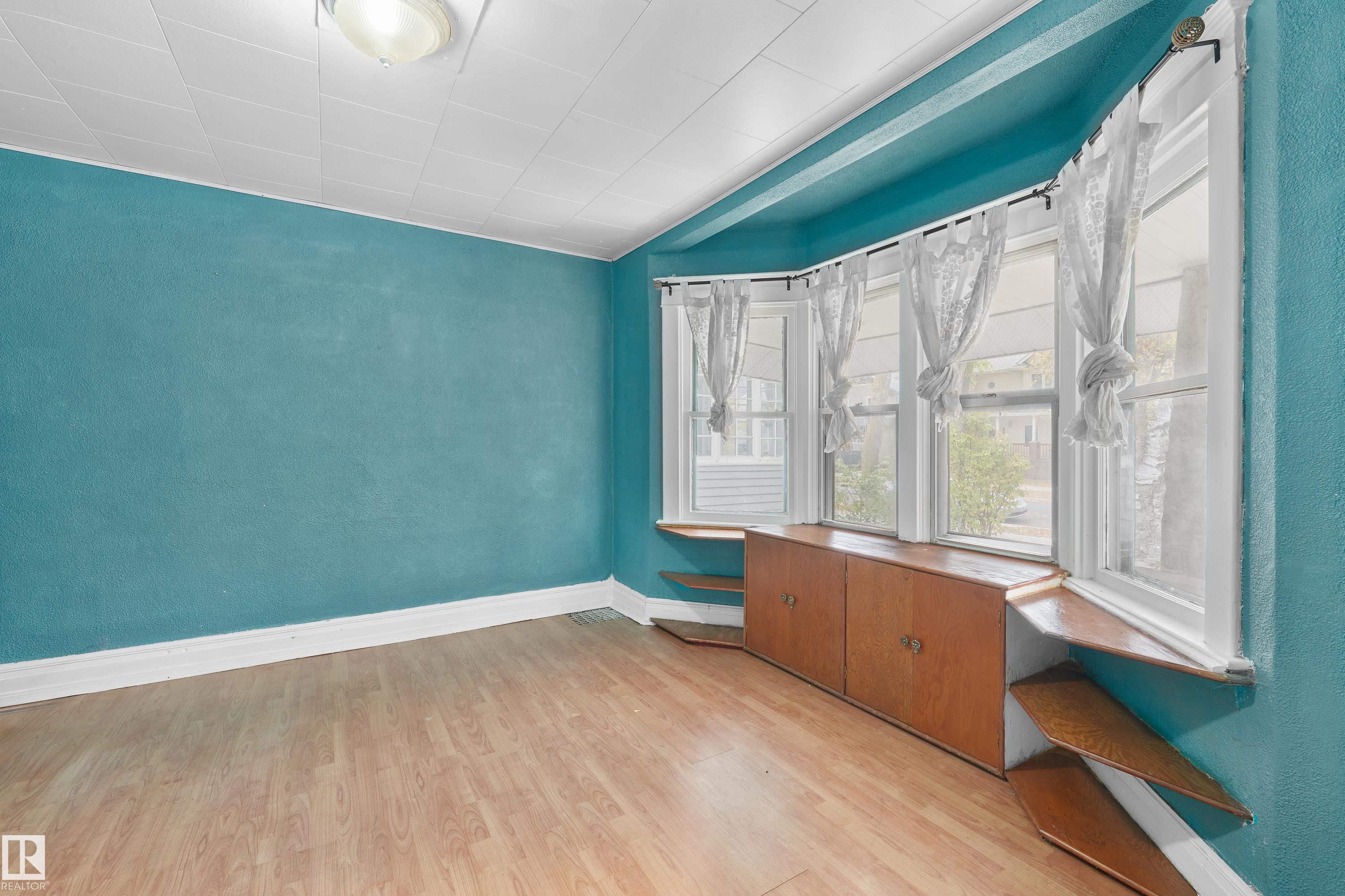 Photo 4 at 11038 84 Avenue NW, Garneau, Edmonton