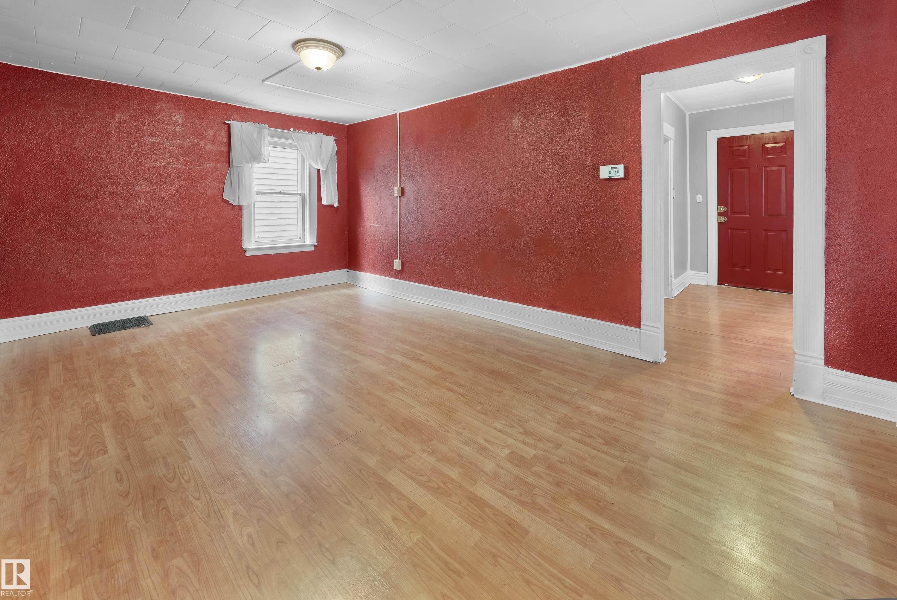 Photo 5 at 11038 84 Avenue NW, Garneau, Edmonton