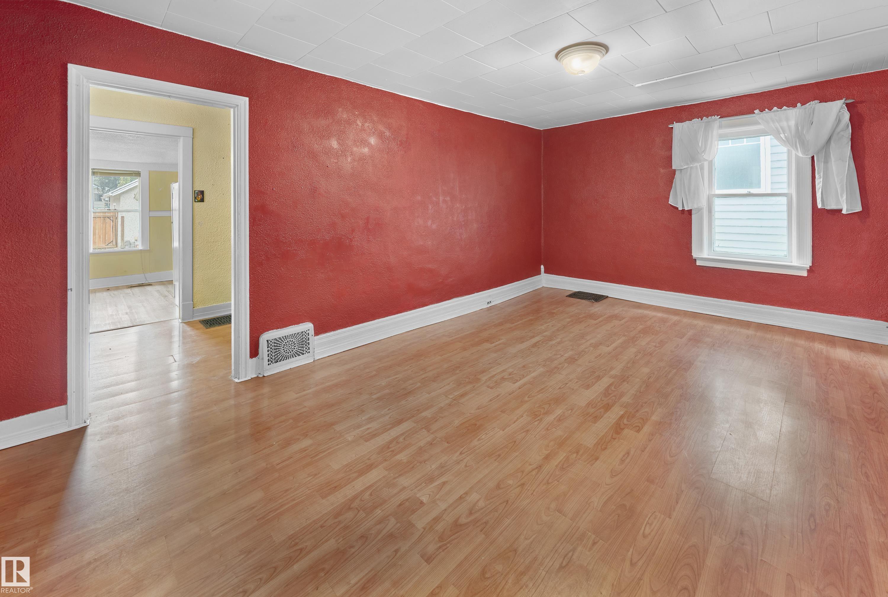 Photo 6 at 11038 84 Avenue NW, Garneau, Edmonton