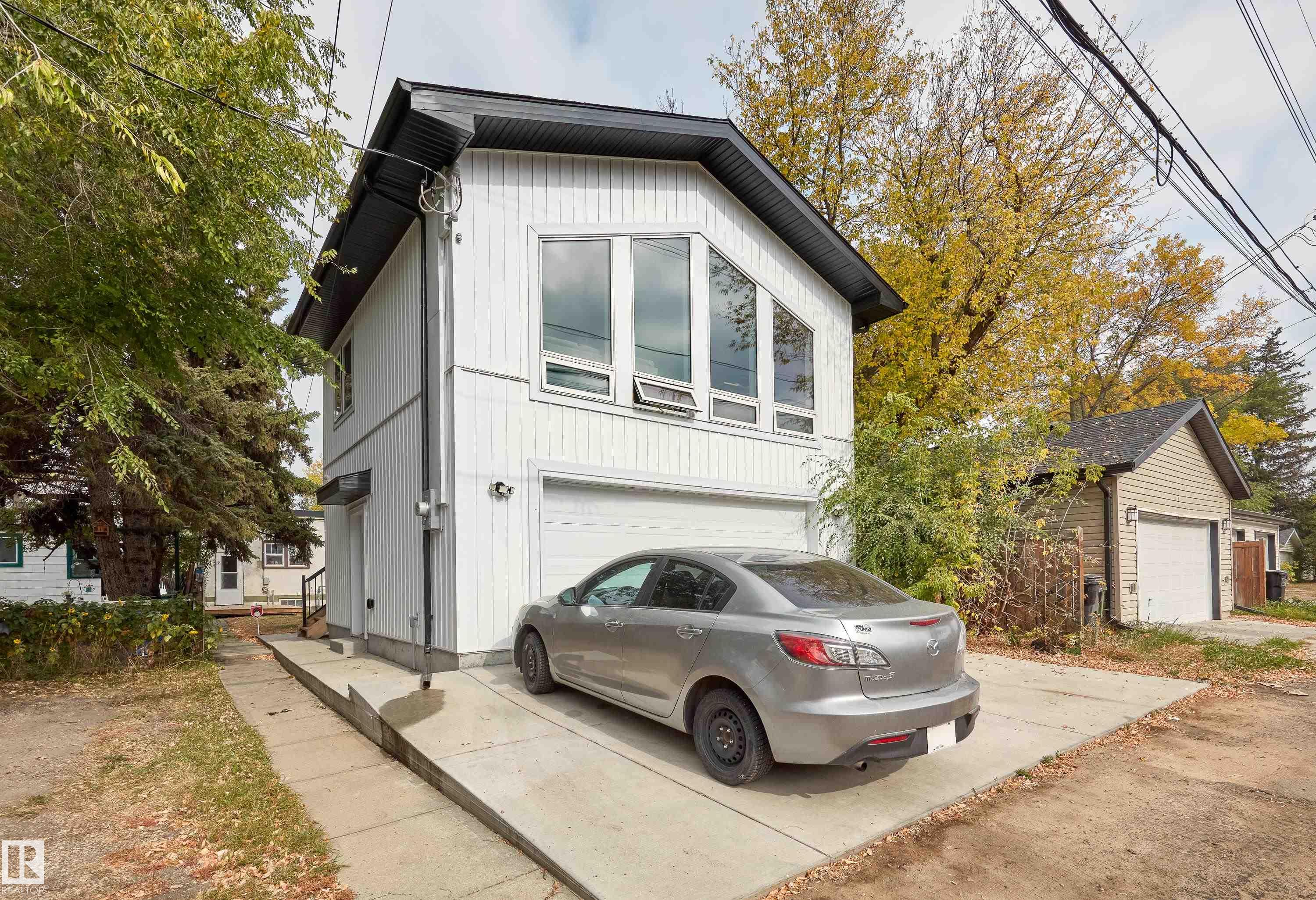 Photo 2 at 10711 76 Avenue NW, Queen Alexandra, Edmonton