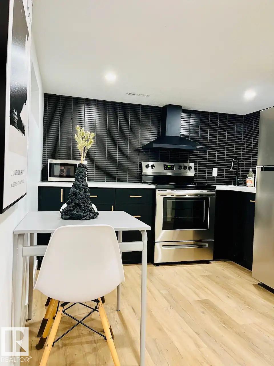 Photo 13 at 10711 76 Avenue NW, Queen Alexandra, Edmonton