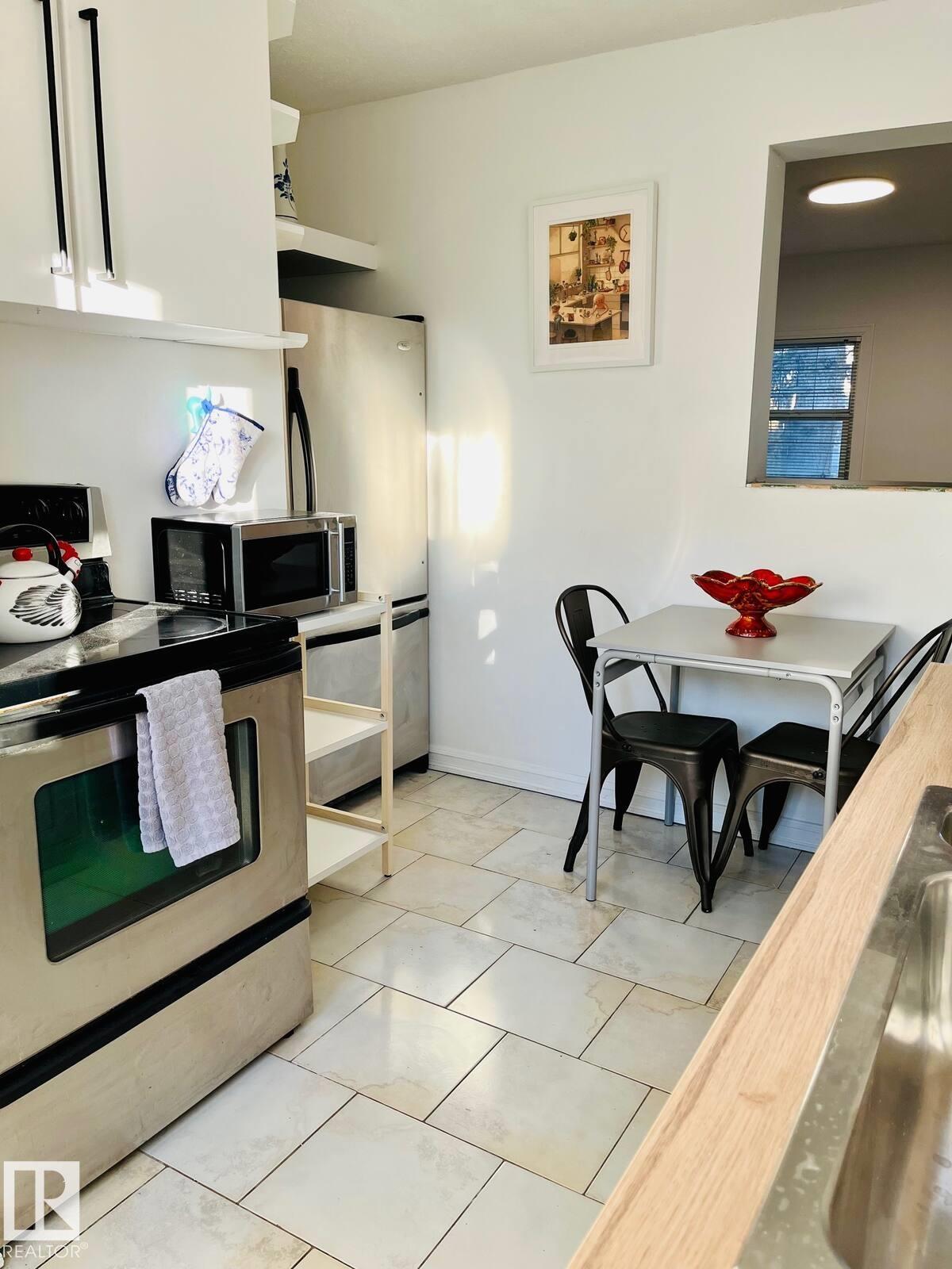 Photo 19 at 10711 76 Avenue NW, Queen Alexandra, Edmonton