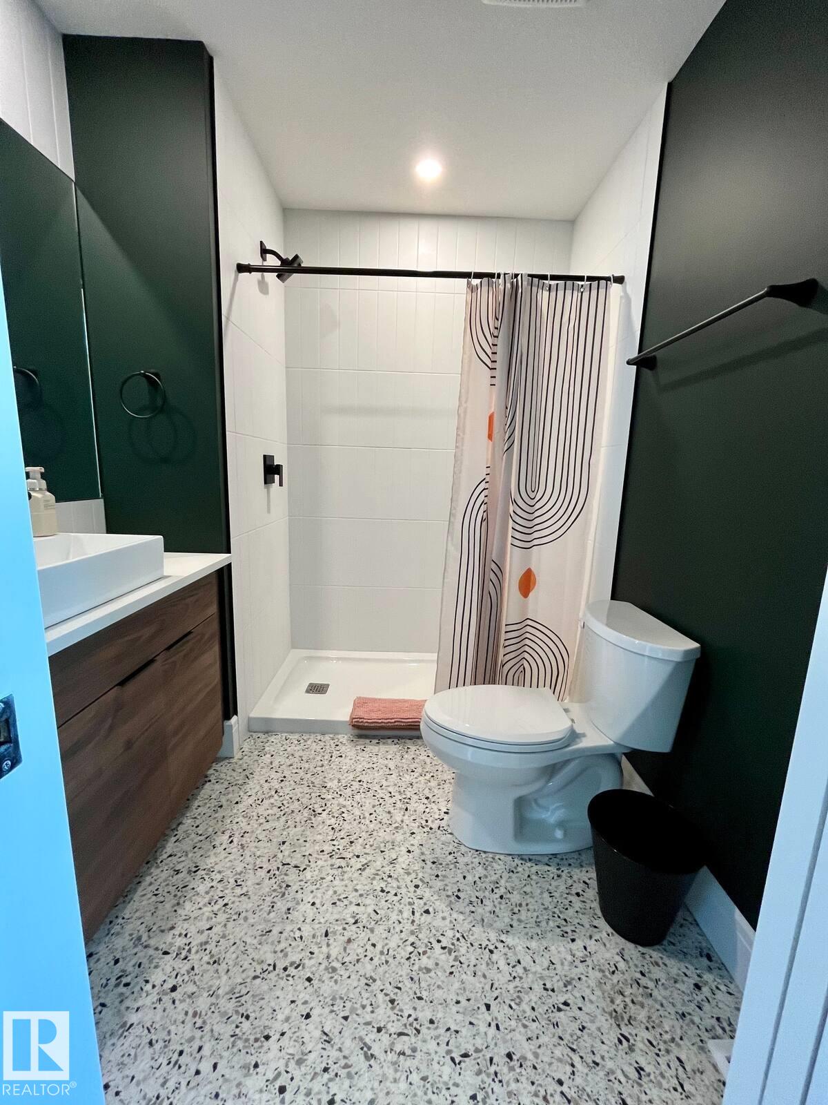 Photo 6 at 10711 76 Avenue NW, Queen Alexandra, Edmonton